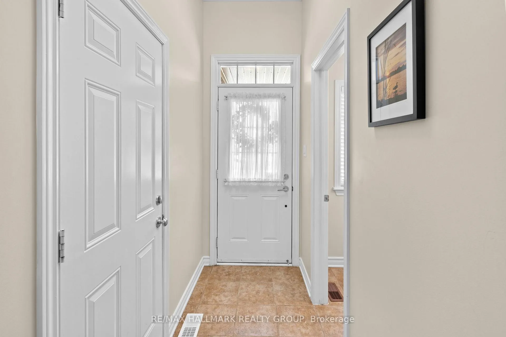 Photo 4 of 415 Sultan Street, Ottawa, Springridge/East Village — HOMEH