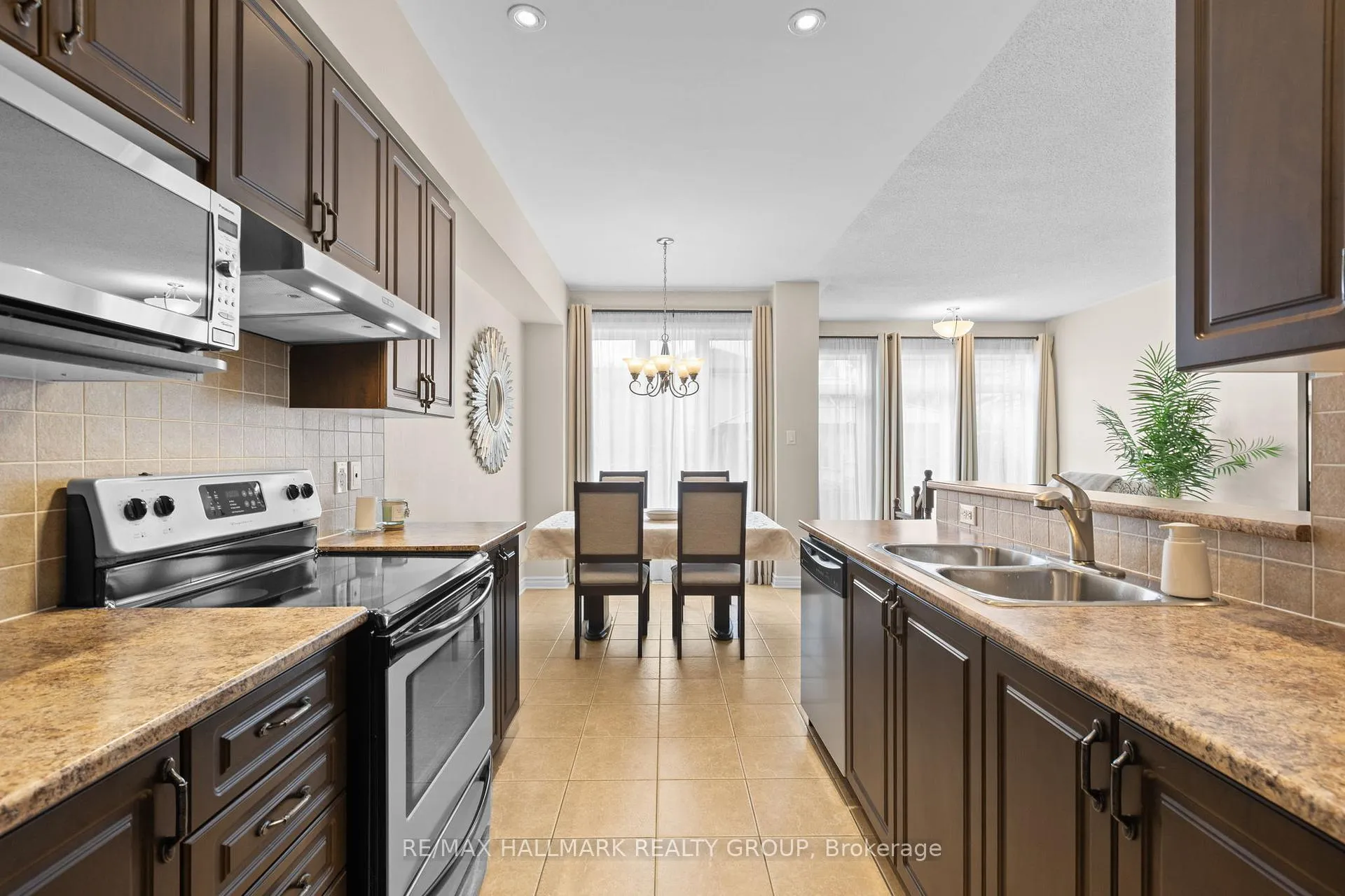 Photo 12 of 415 Sultan Street, Ottawa, Springridge/East Village — HOMEH