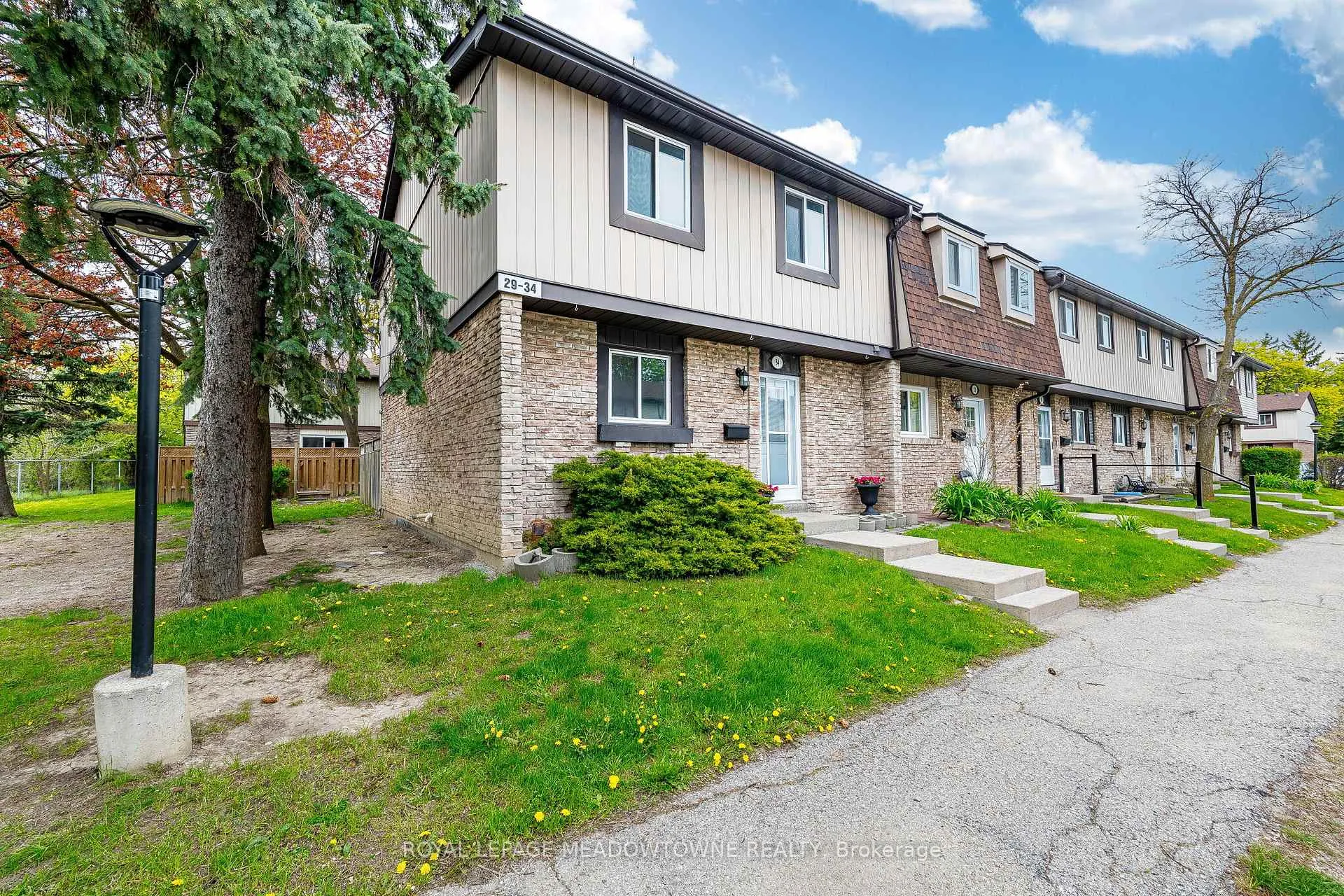 Photo 5 of Unit 34, 93 Hansen Road N, Brampton, Madoc — HOMEH