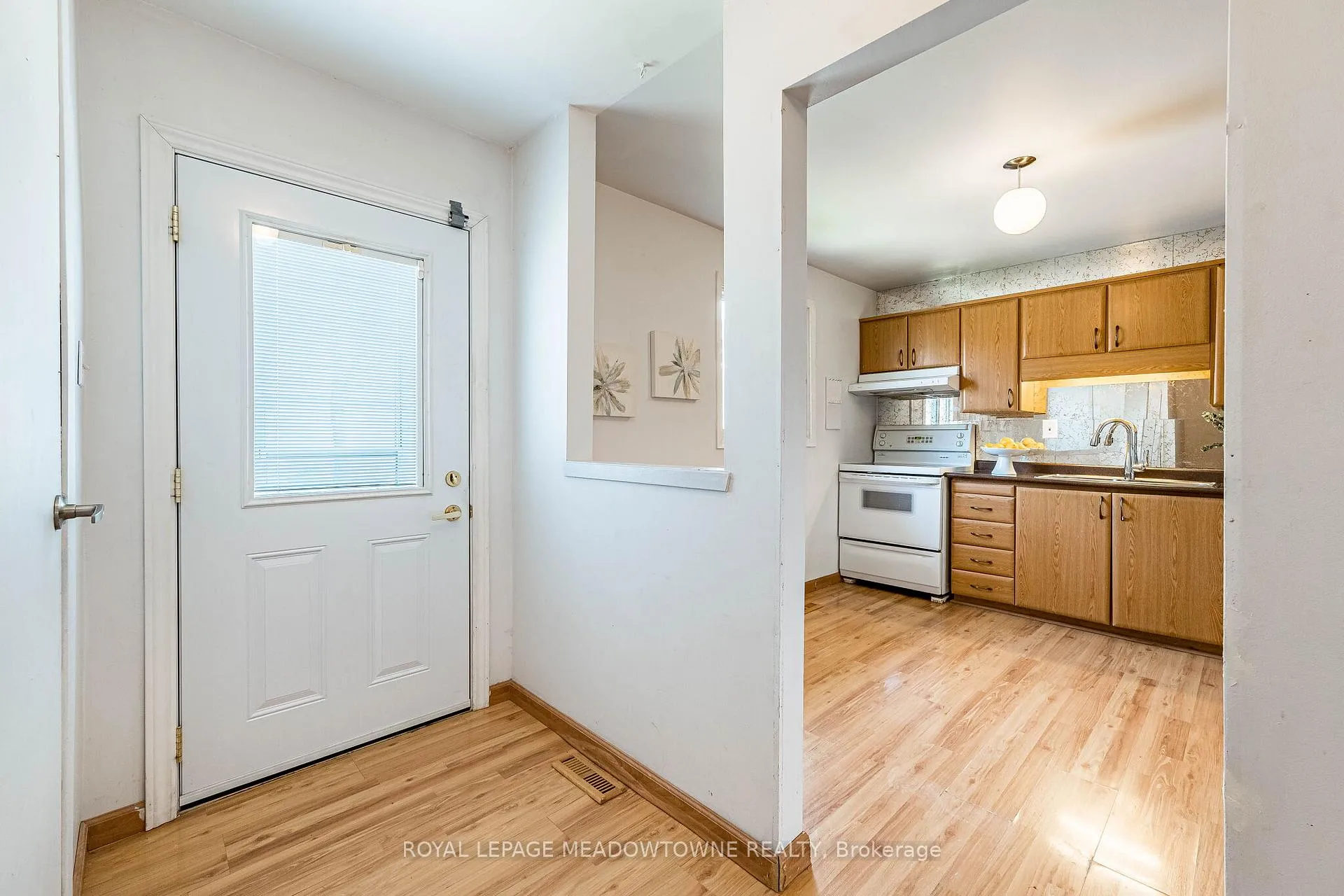 Photo 10 of Unit 34, 93 Hansen Road N, Brampton, Madoc — HOMEH