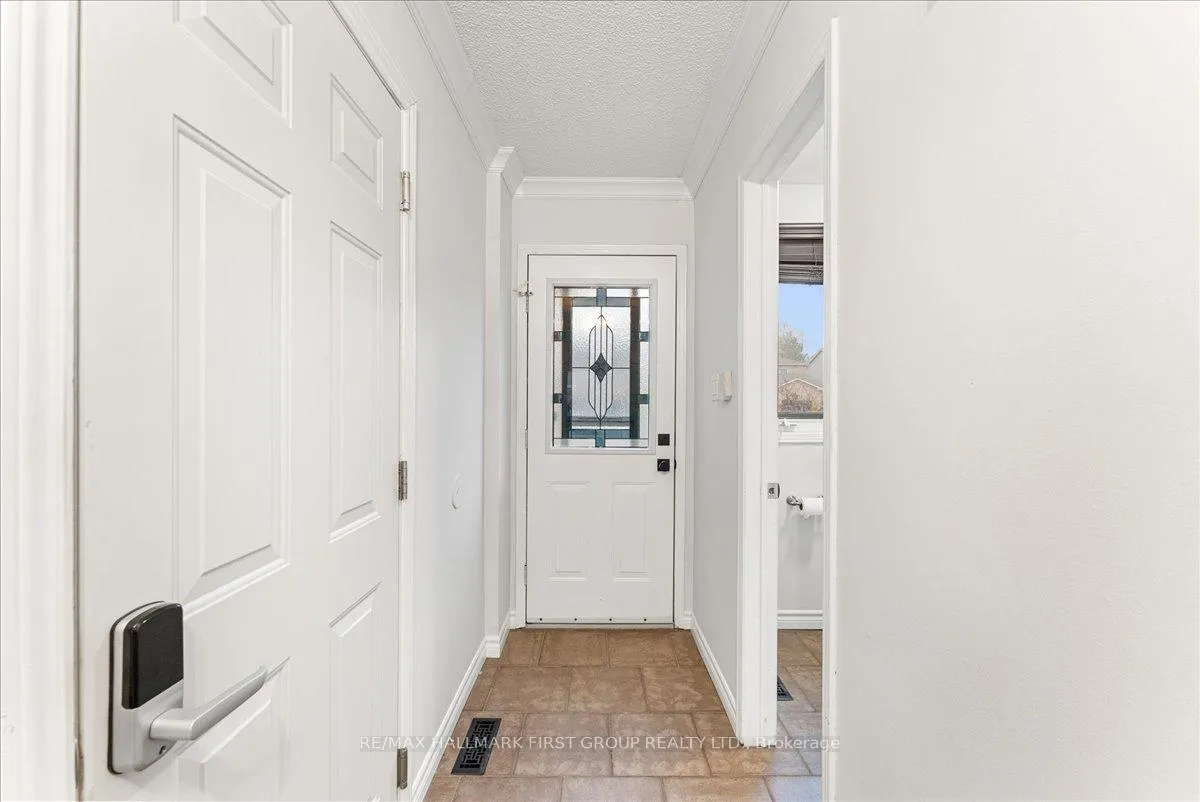 Photo 4 of 14 Rollo Drive, Ajax, South East — HOMEH