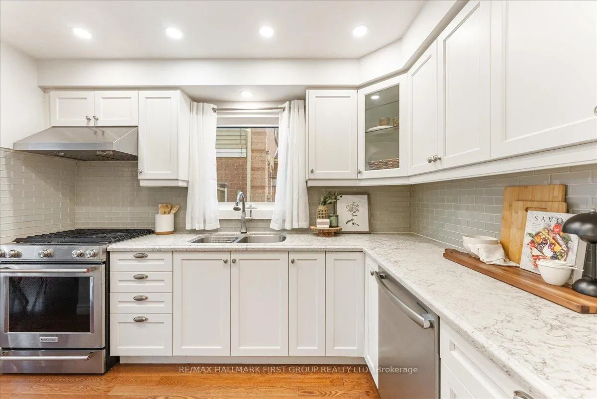 Photo 17 of 14 Rollo Drive, Ajax, South East — HOMEH