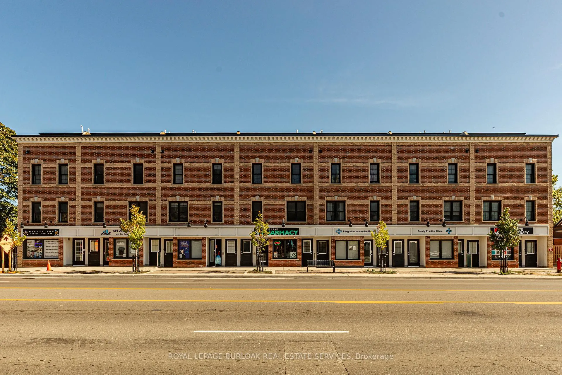 Photo 3 of Unit 213, 760 Lakeshore Road E, Mississauga, Lakeview — HOMEH