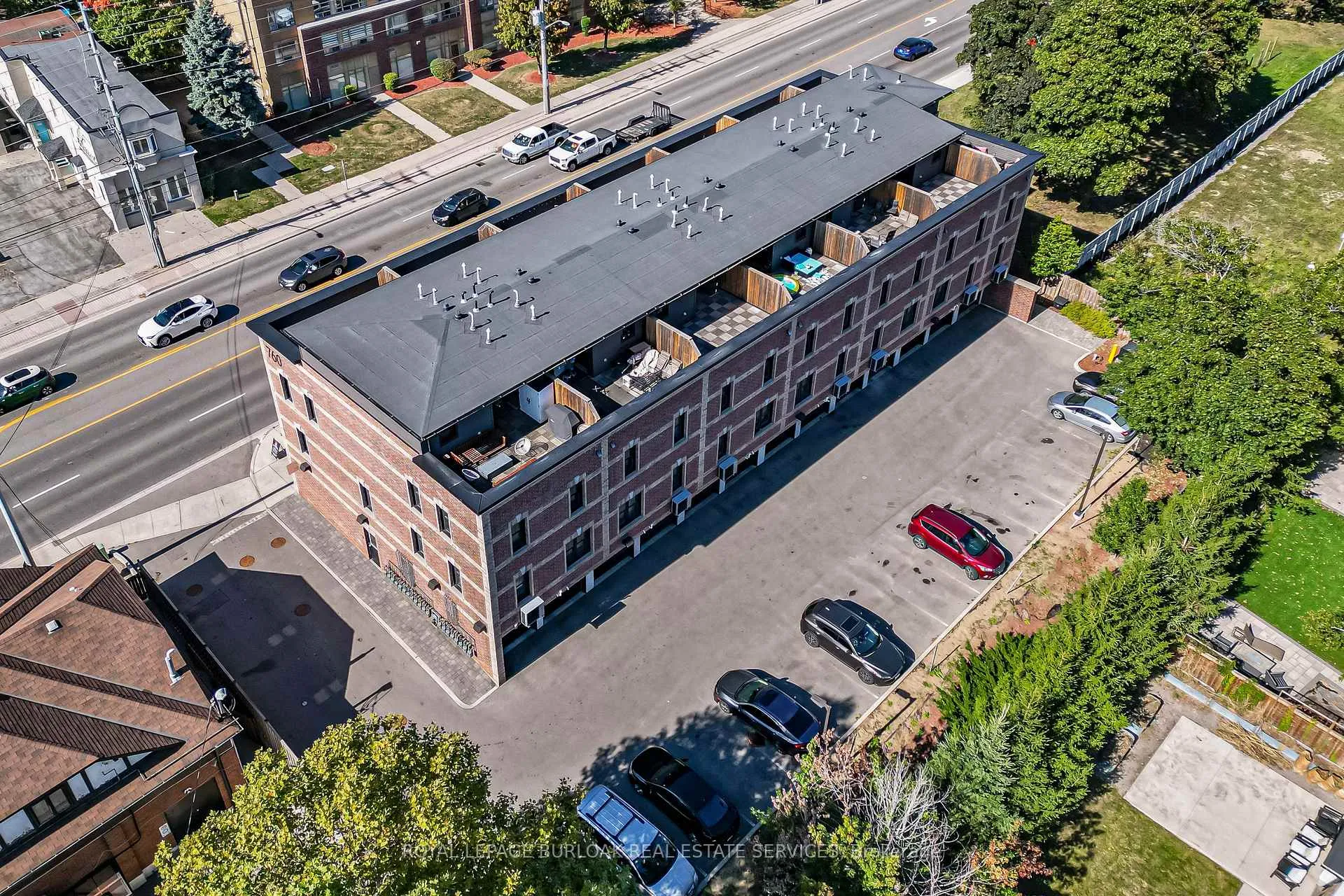 Photo 5 of Unit 213, 760 Lakeshore Road E, Mississauga, Lakeview — HOMEH