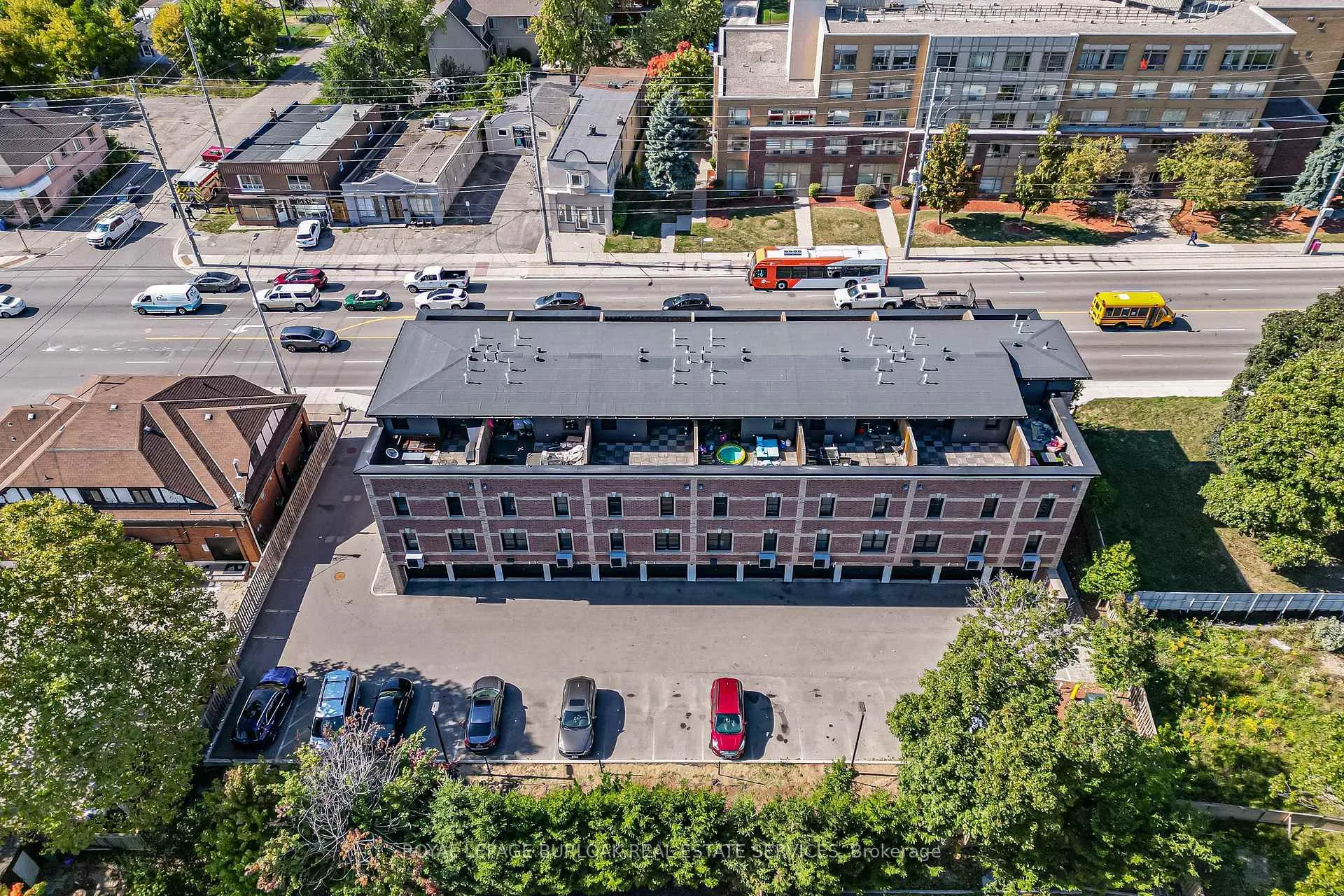 Photo 6 of Unit 213, 760 Lakeshore Road E, Mississauga, Lakeview — HOMEH