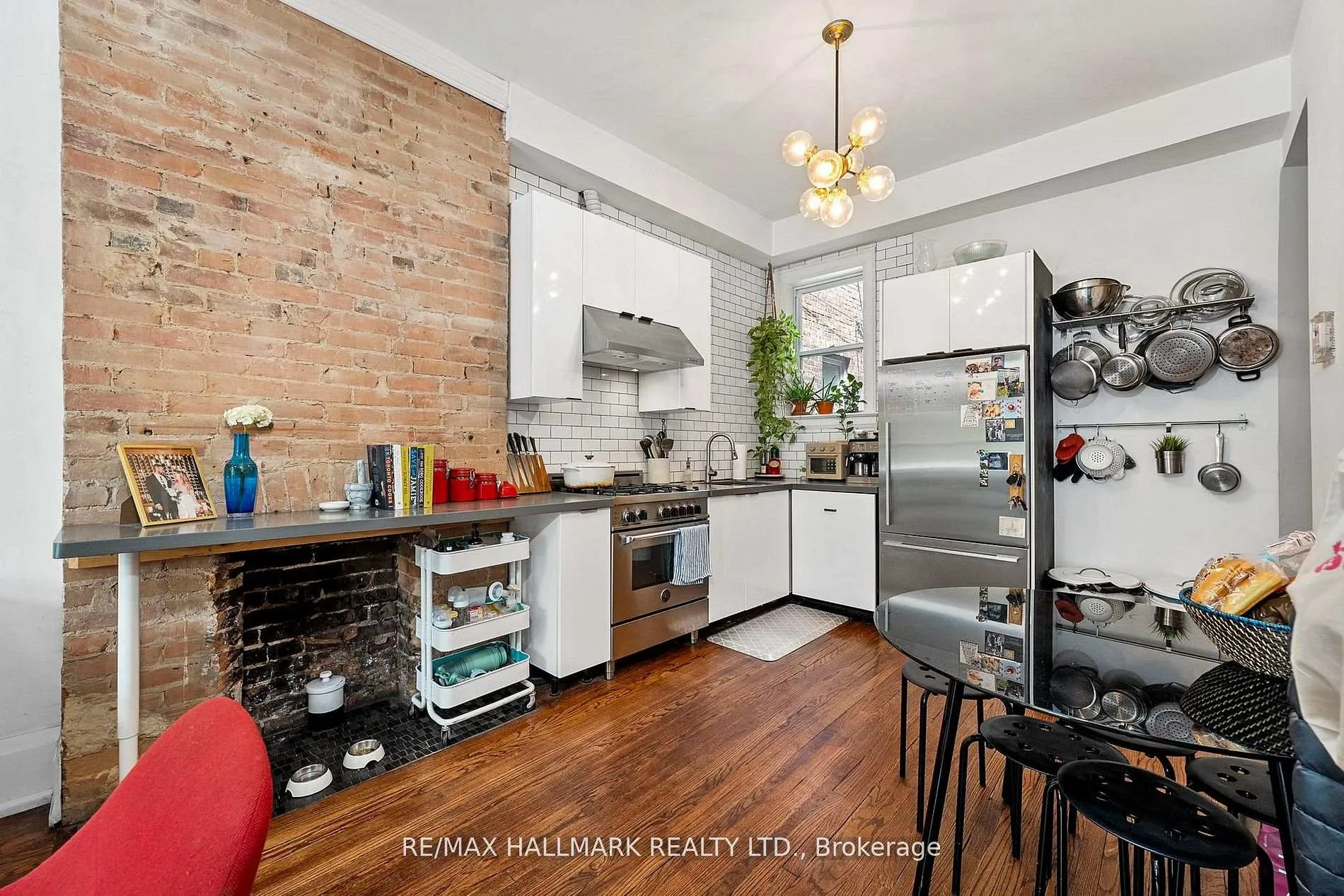Photo 6 of Unit 2, 261 Ossington Avenue, Toronto, Trinity-Bellwoods — HOMEH