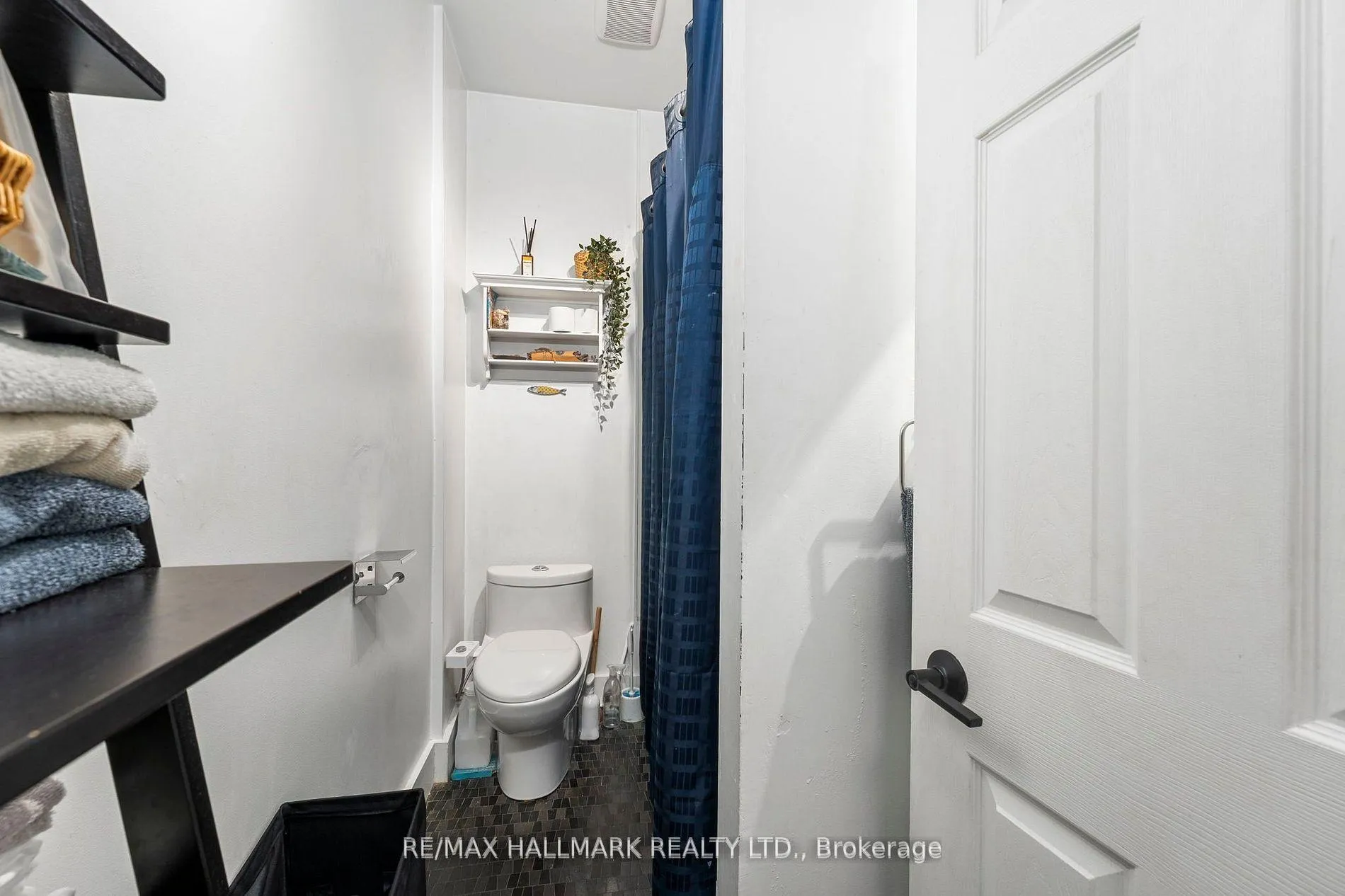 Photo 13 of Unit 2, 261 Ossington Avenue, Toronto, Trinity-Bellwoods — HOMEH