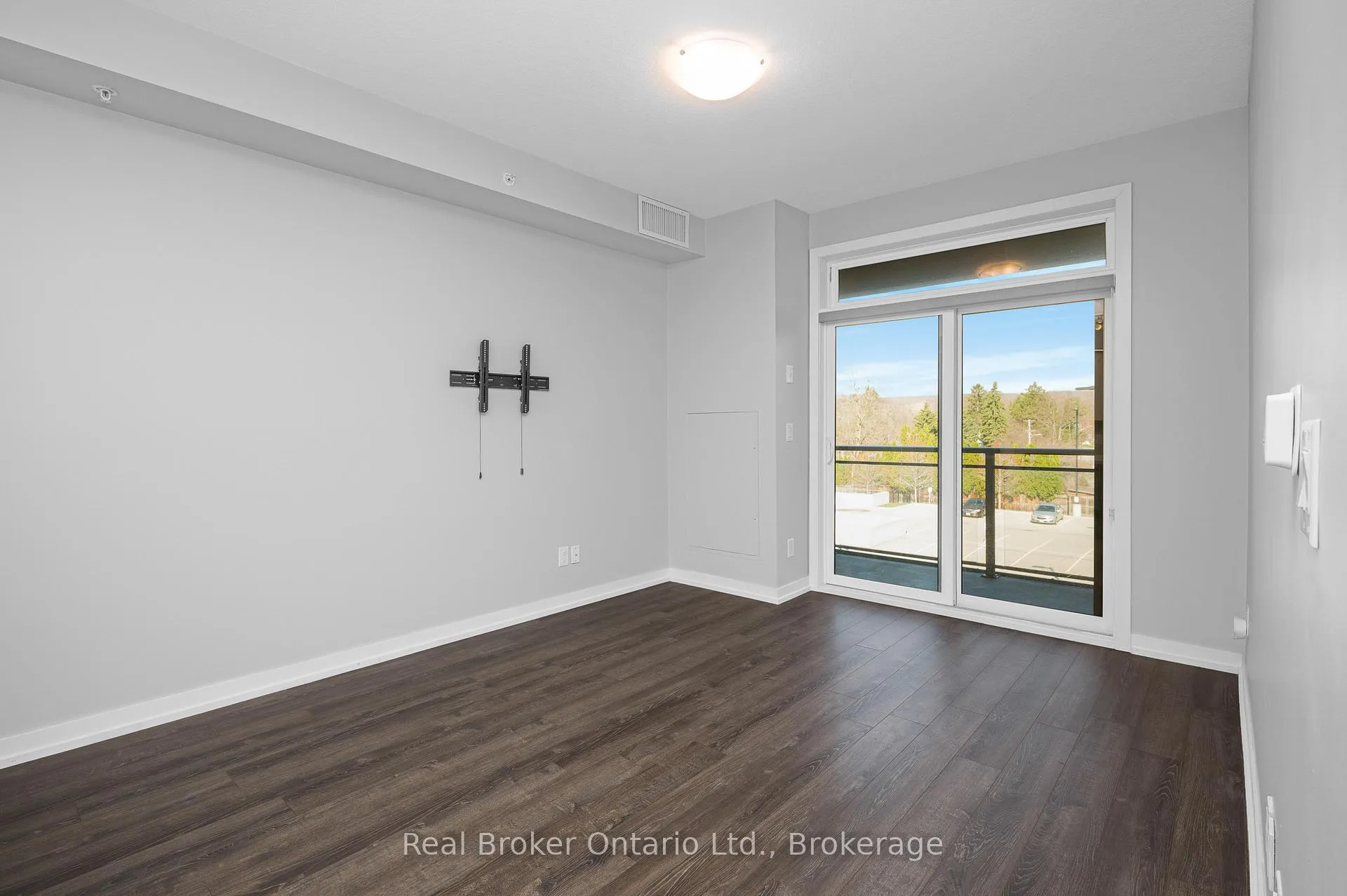 Photo 5 of Unit 302, 457 Plains Road E, Burlington, LaSalle — HOMEH