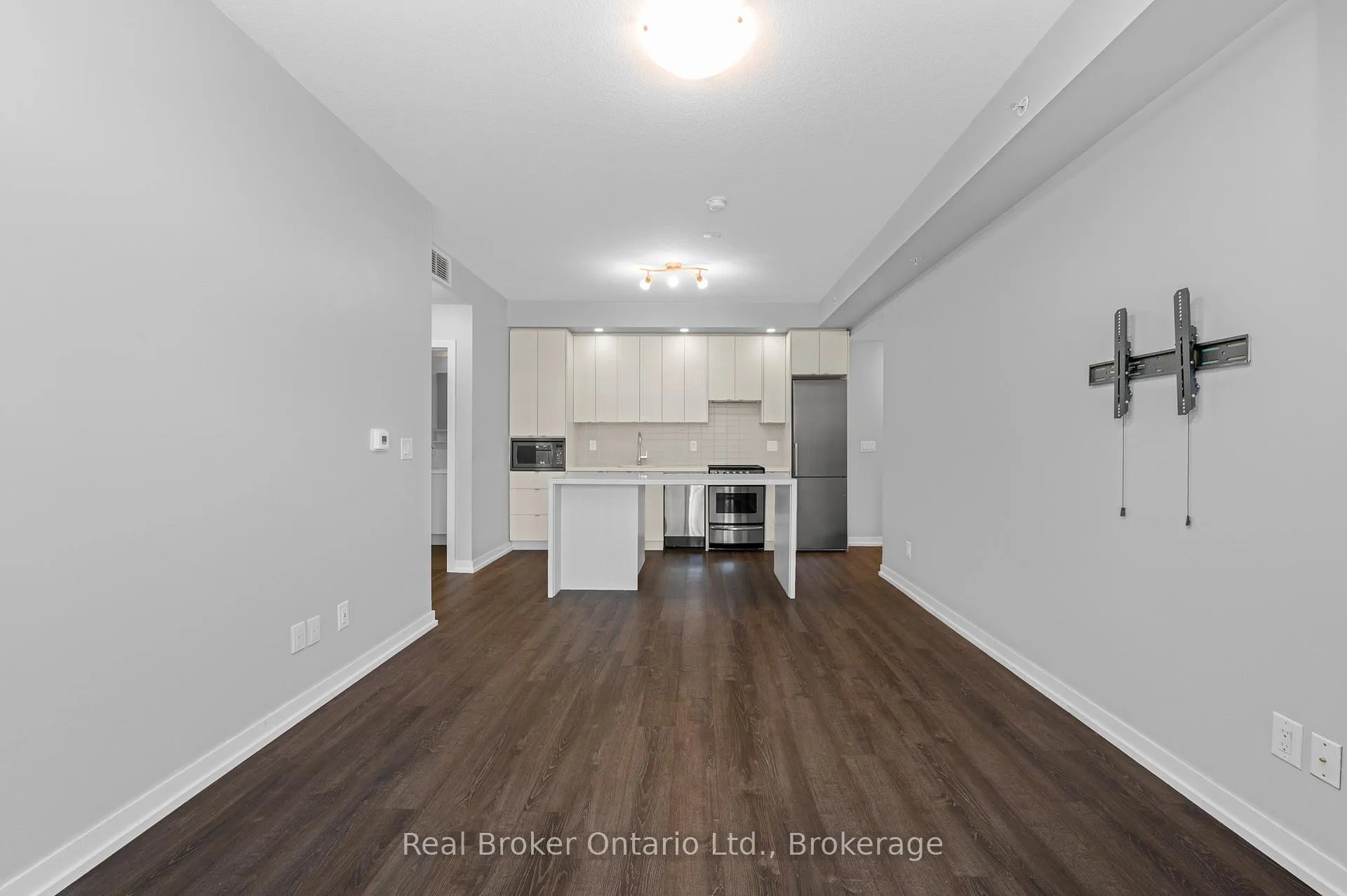 Photo 11 of Unit 302, 457 Plains Road E, Burlington, LaSalle — HOMEH