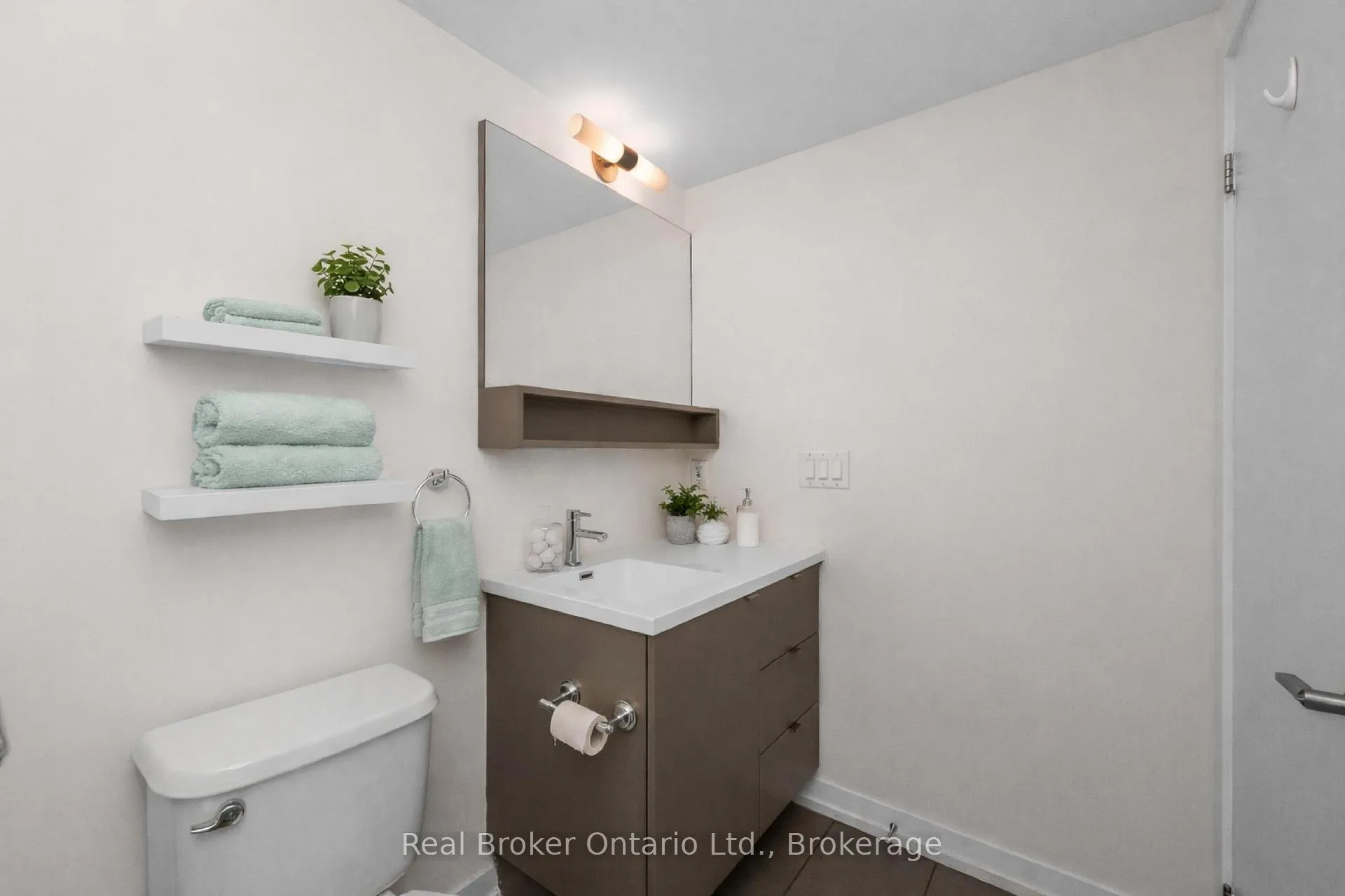 Photo 21 of Unit 302, 457 Plains Road E, Burlington, LaSalle — HOMEH