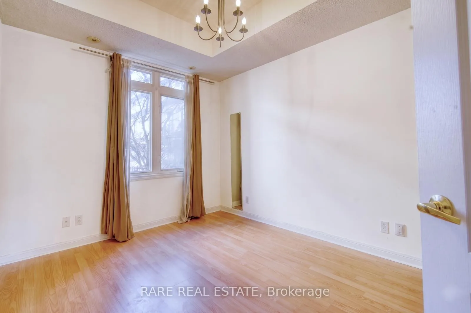 Photo 5 of Unit TH05, 70 Carr Street, Toronto, Kensington-Chinatown — HOMEH