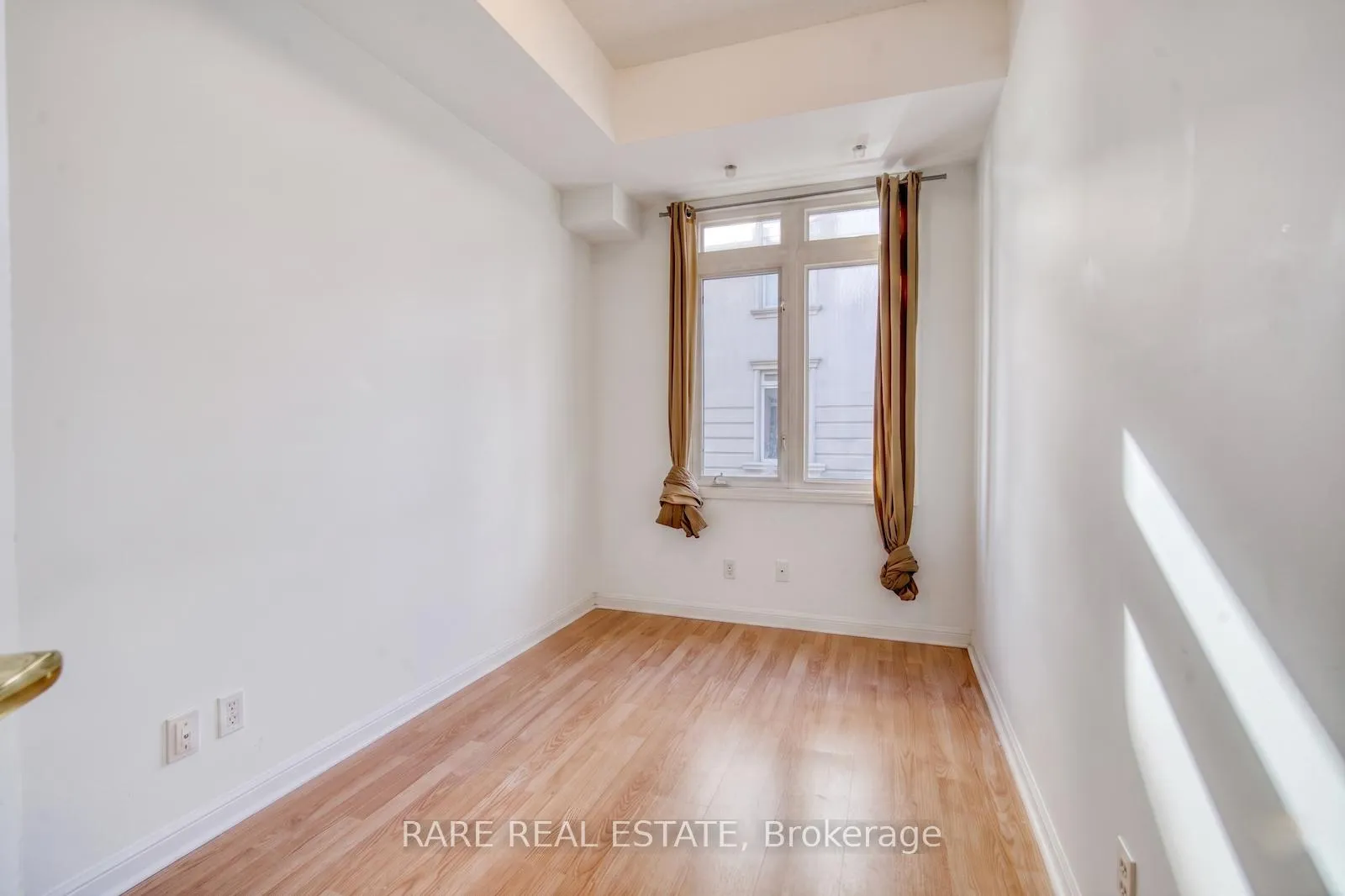 Photo 7 of Unit TH05, 70 Carr Street, Toronto, Kensington-Chinatown — HOMEH
