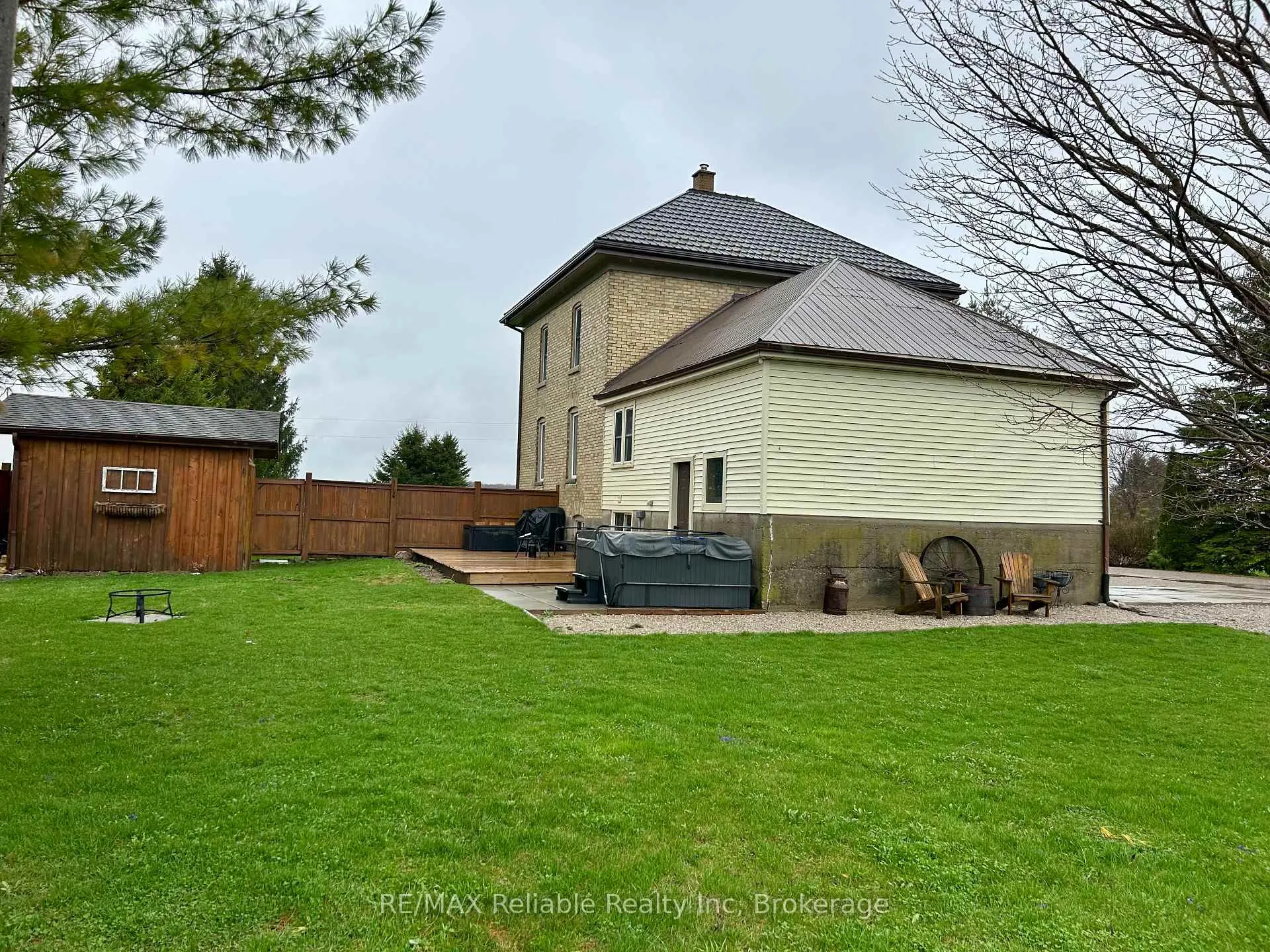 Photo 4 of 43497 Winthrop Road, Huron East, McKillop — HOMEH