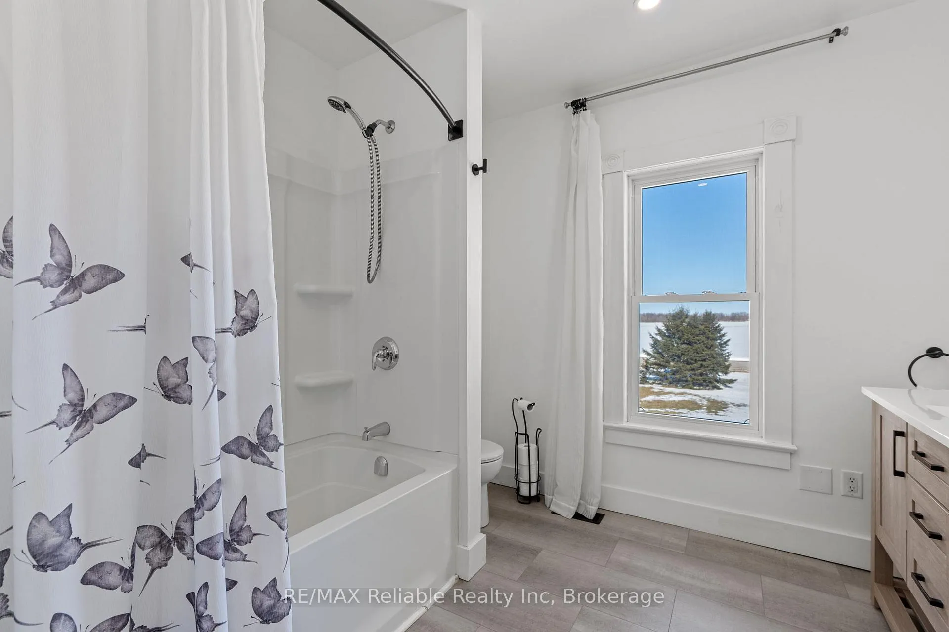 Photo 35 of 43497 Winthrop Road, Huron East, McKillop — HOMEH