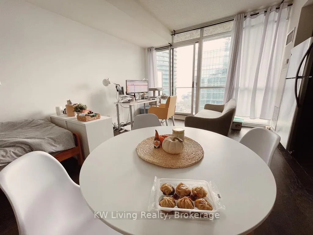 Photo 5 of Unit 4203, 65 Bremner Boulevard, Toronto, Waterfront Communities — HOMEH
