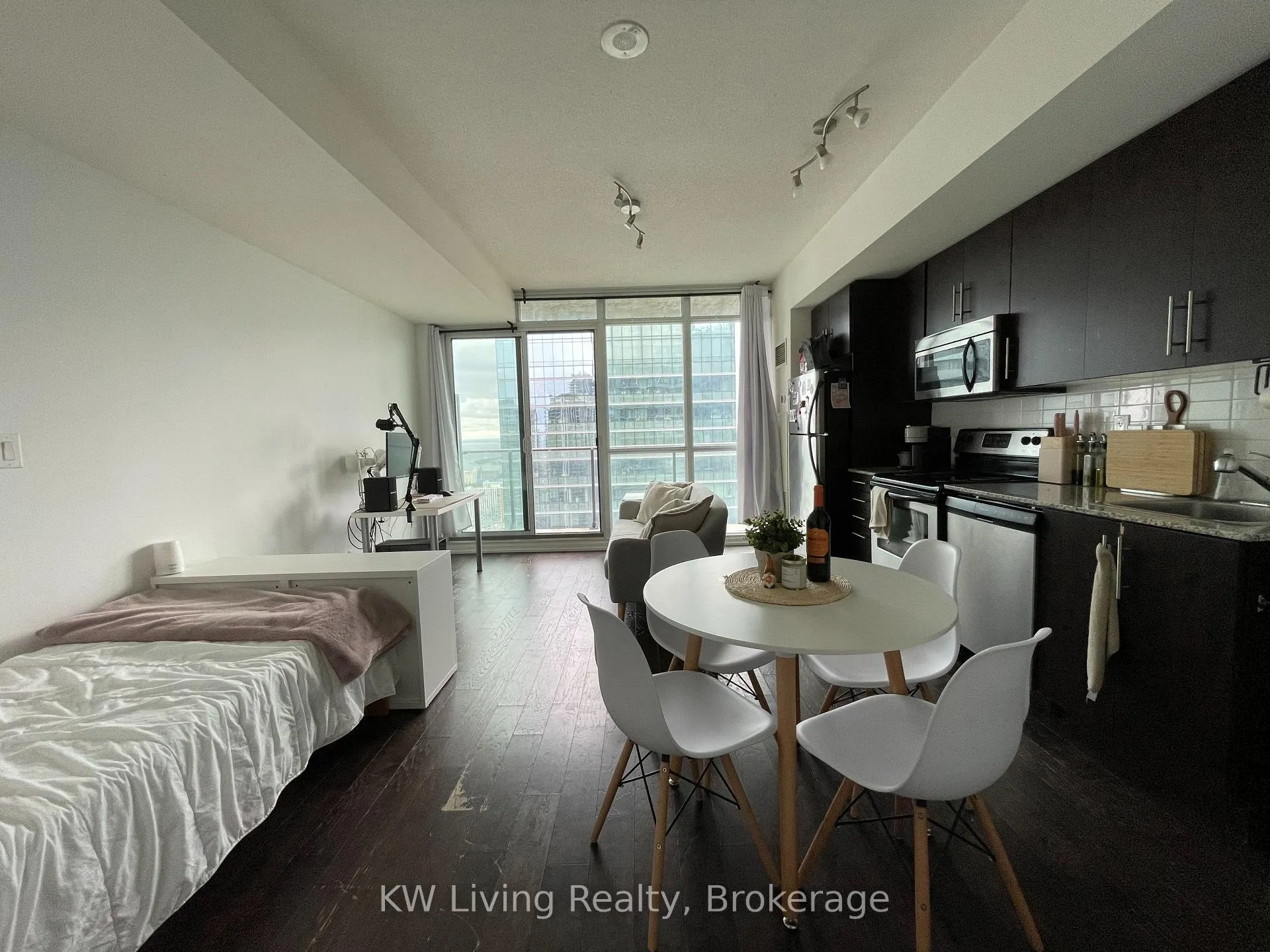 Photo 6 of Unit 4203, 65 Bremner Boulevard, Toronto, Waterfront Communities — HOMEH