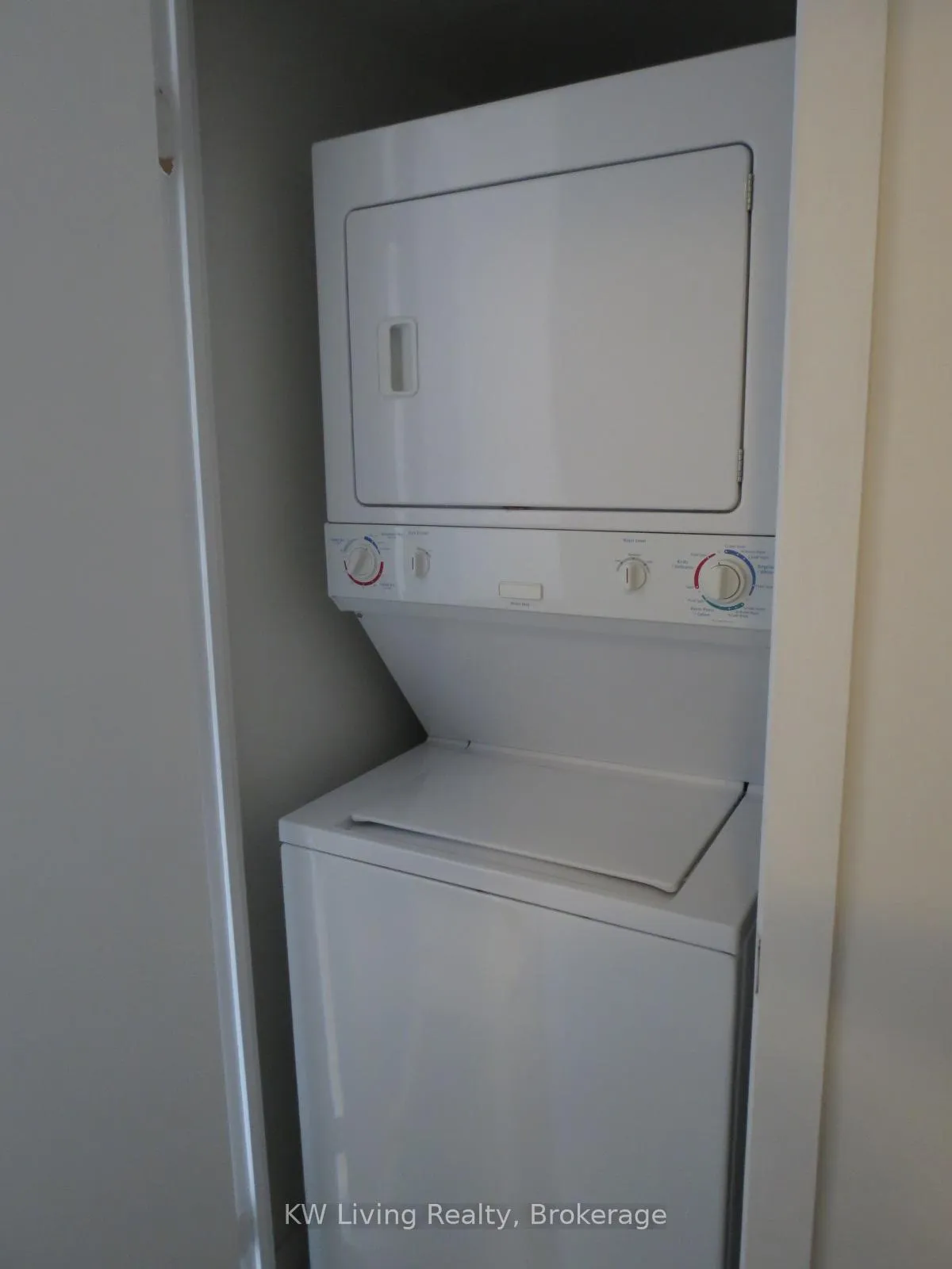 Photo 10 of Unit 4203, 65 Bremner Boulevard, Toronto, Waterfront Communities — HOMEH
