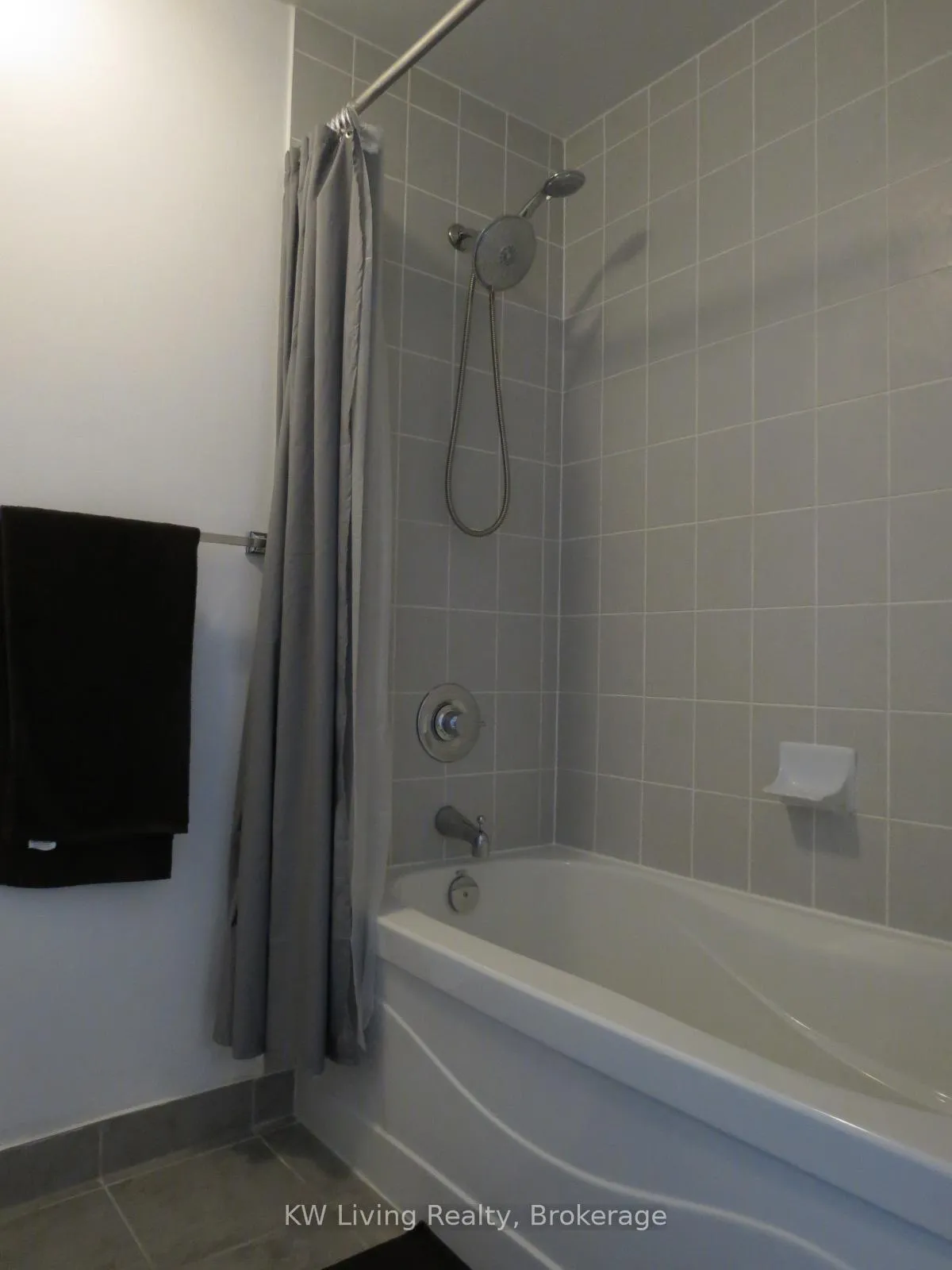 Photo 13 of Unit 4203, 65 Bremner Boulevard, Toronto, Waterfront Communities — HOMEH