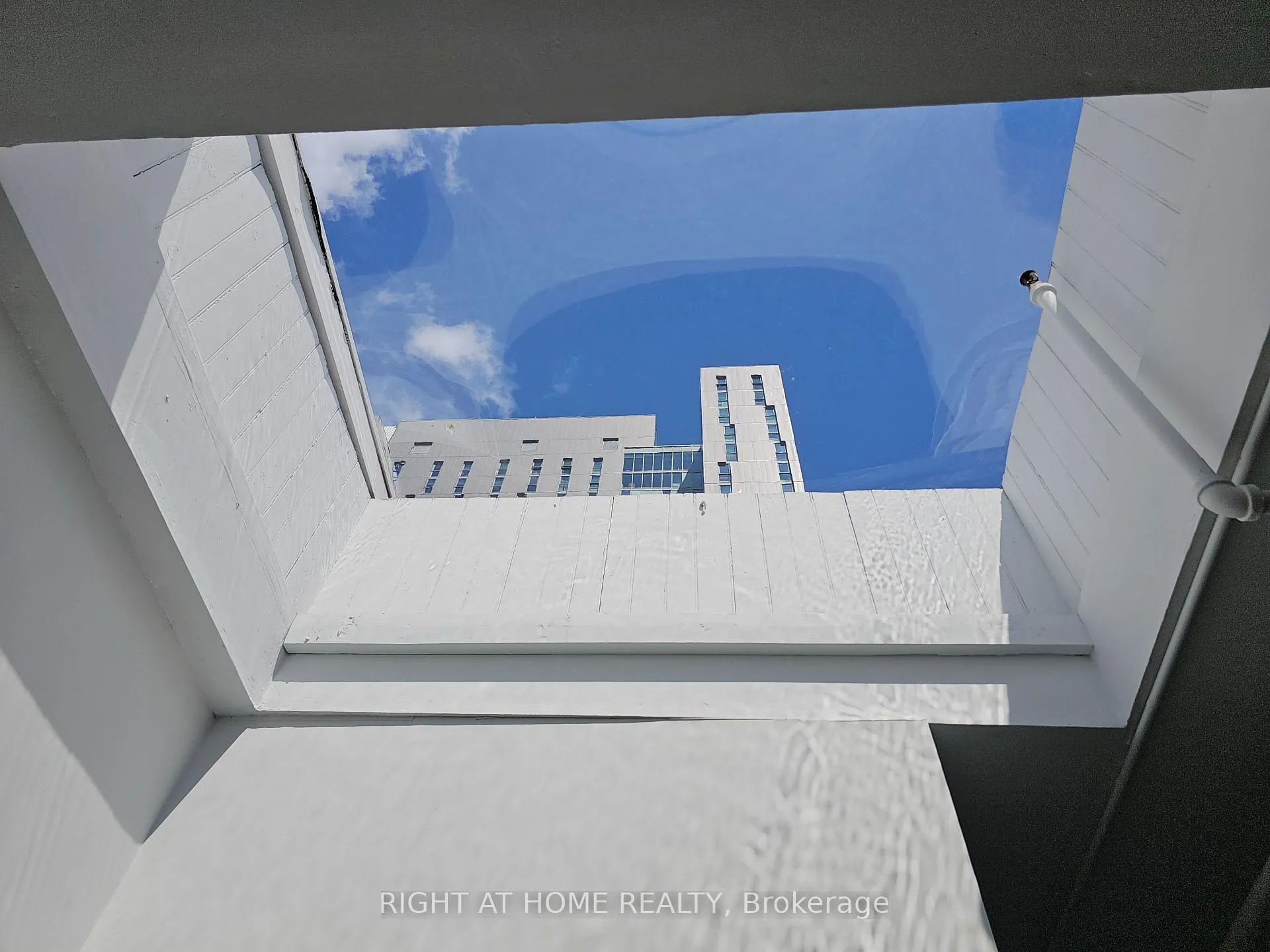 Photo 10 of Unit 3, 437 Spadina Avenue, Toronto, Kensington-Chinatown — HOMEH