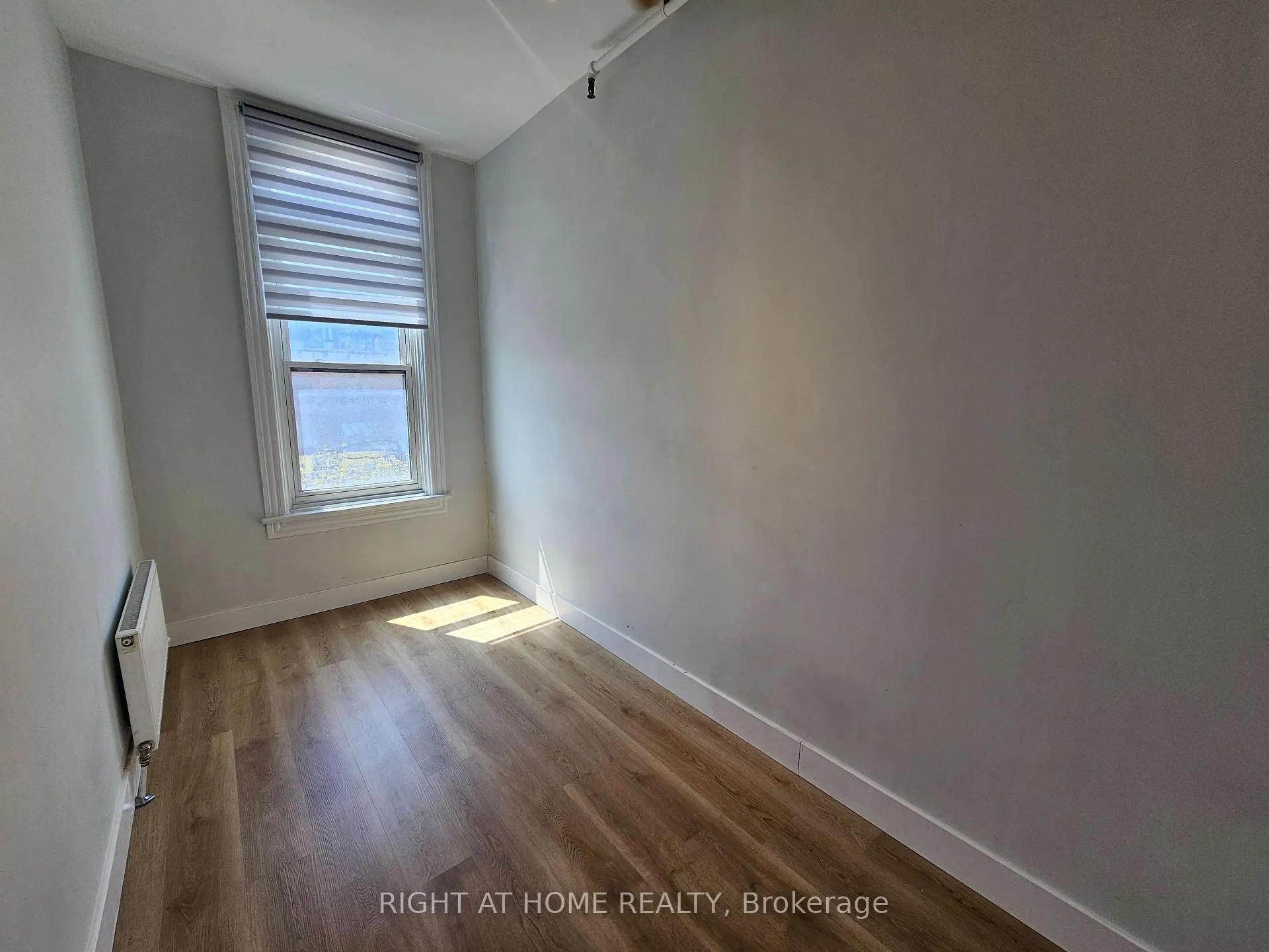 Photo 11 of Unit 3, 437 Spadina Avenue, Toronto, Kensington-Chinatown — HOMEH