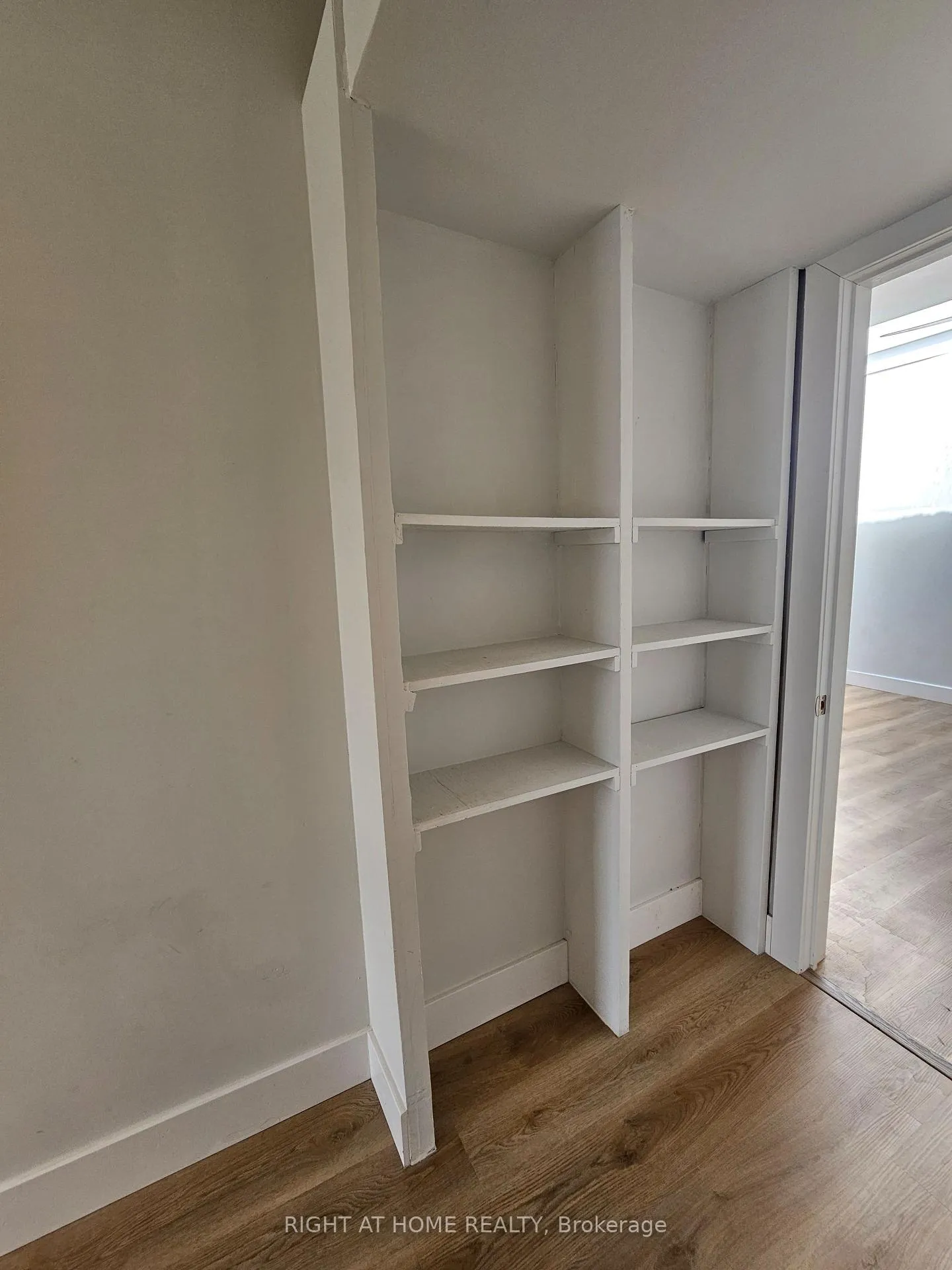 Photo 13 of Unit 3, 437 Spadina Avenue, Toronto, Kensington-Chinatown — HOMEH