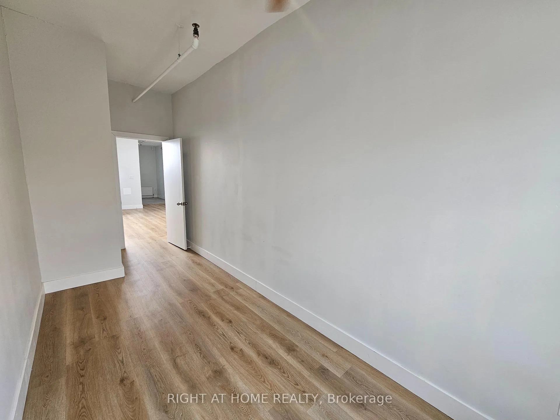Photo 16 of Unit 3, 437 Spadina Avenue, Toronto, Kensington-Chinatown — HOMEH