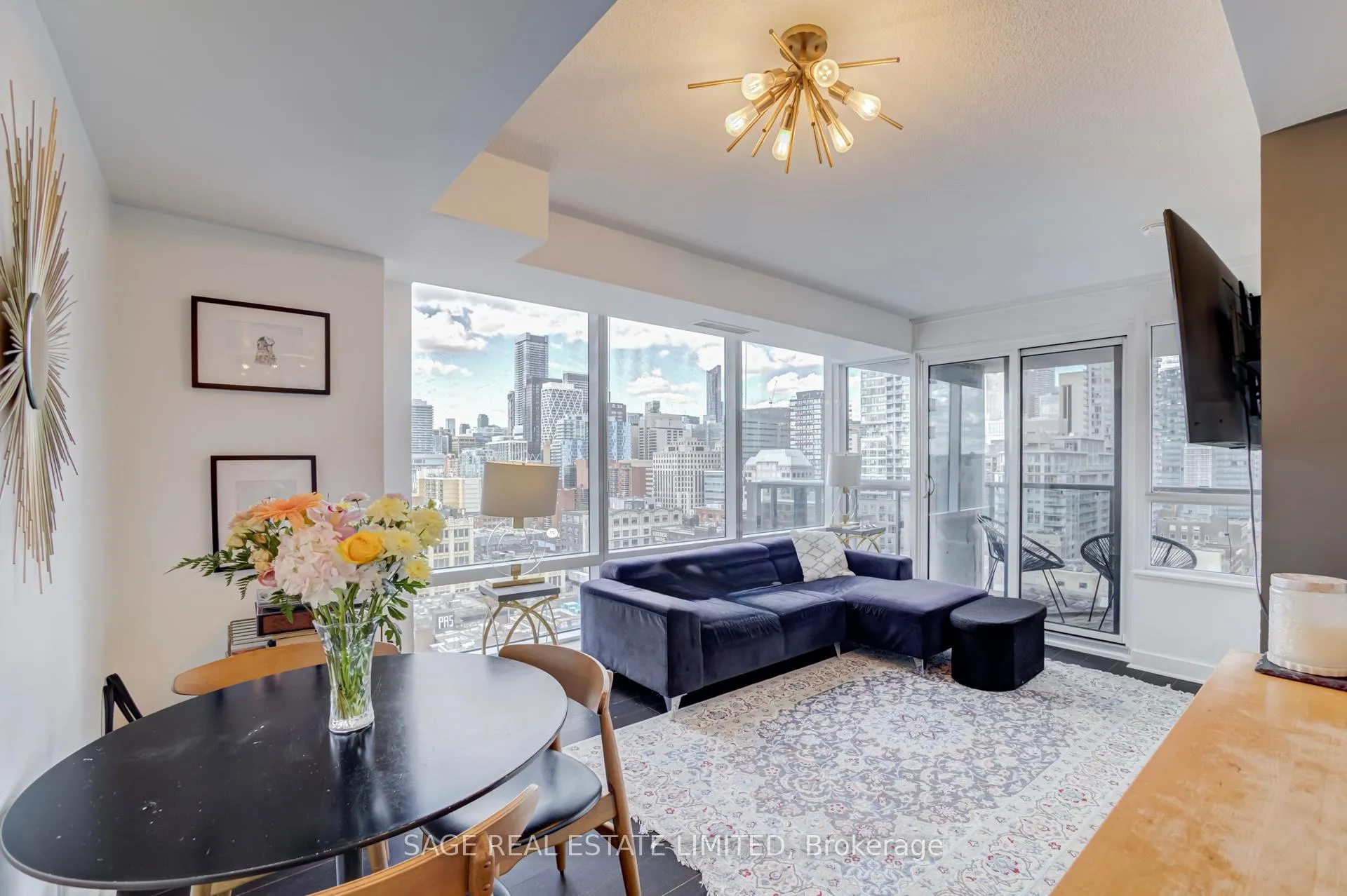 Photo 6 of Unit 1504, 295 Adelaide Street W, Toronto, Waterfront Communities — HOMEH