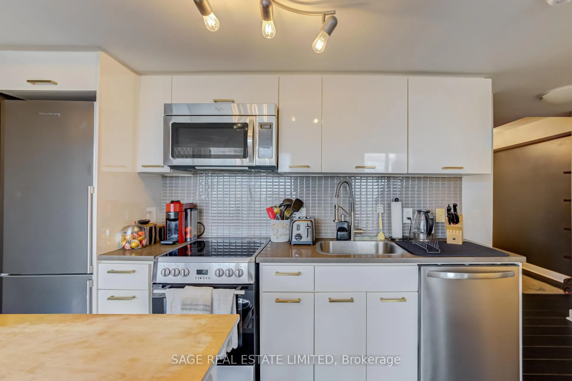 Photo 11 of Unit 1504, 295 Adelaide Street W, Toronto, Waterfront Communities — HOMEH