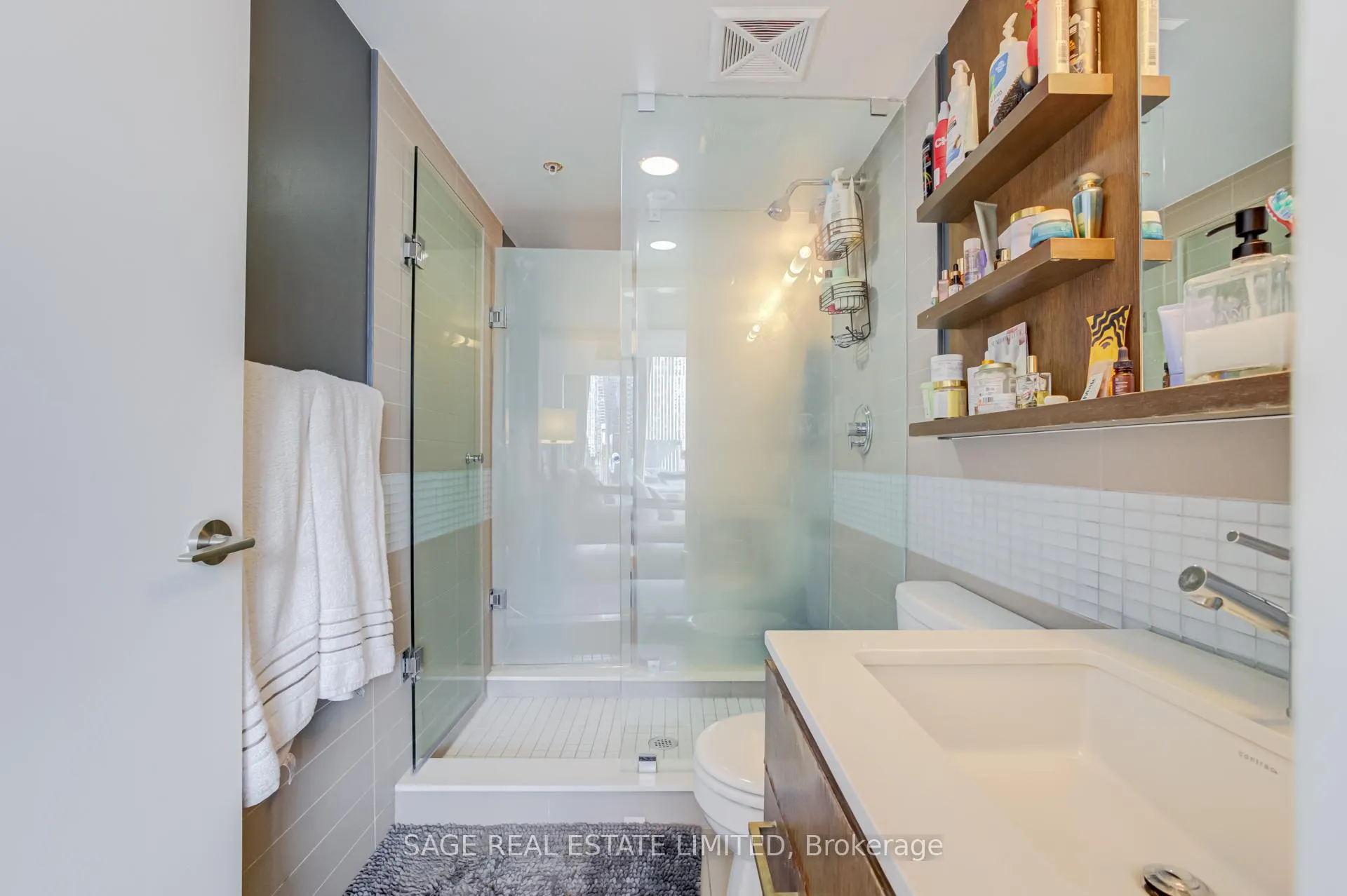 Photo 17 of Unit 1504, 295 Adelaide Street W, Toronto, Waterfront Communities — HOMEH