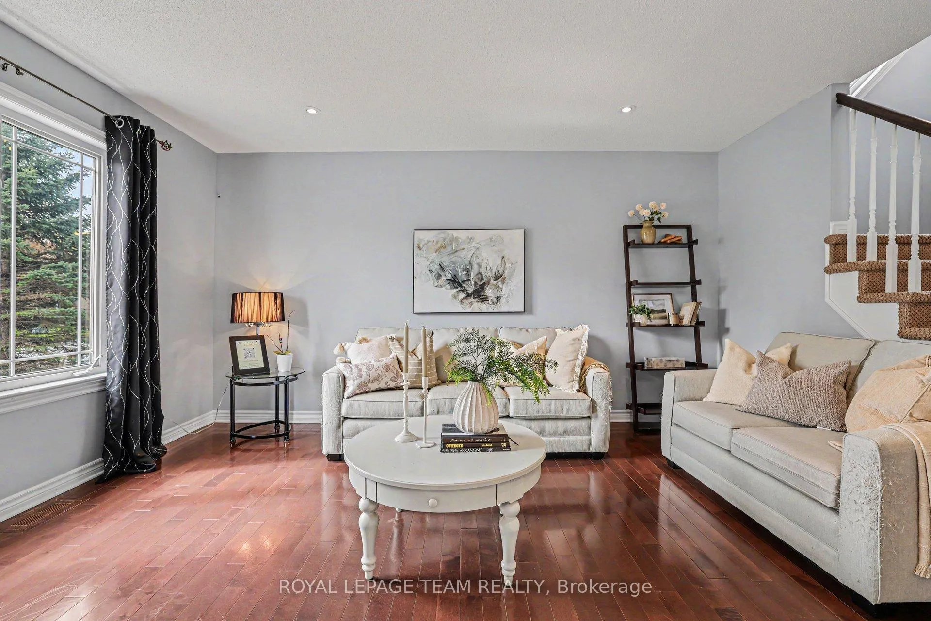 Photo 5 of 77 Chanonhouse Drive, Ottawa, Richmond — HOMEH