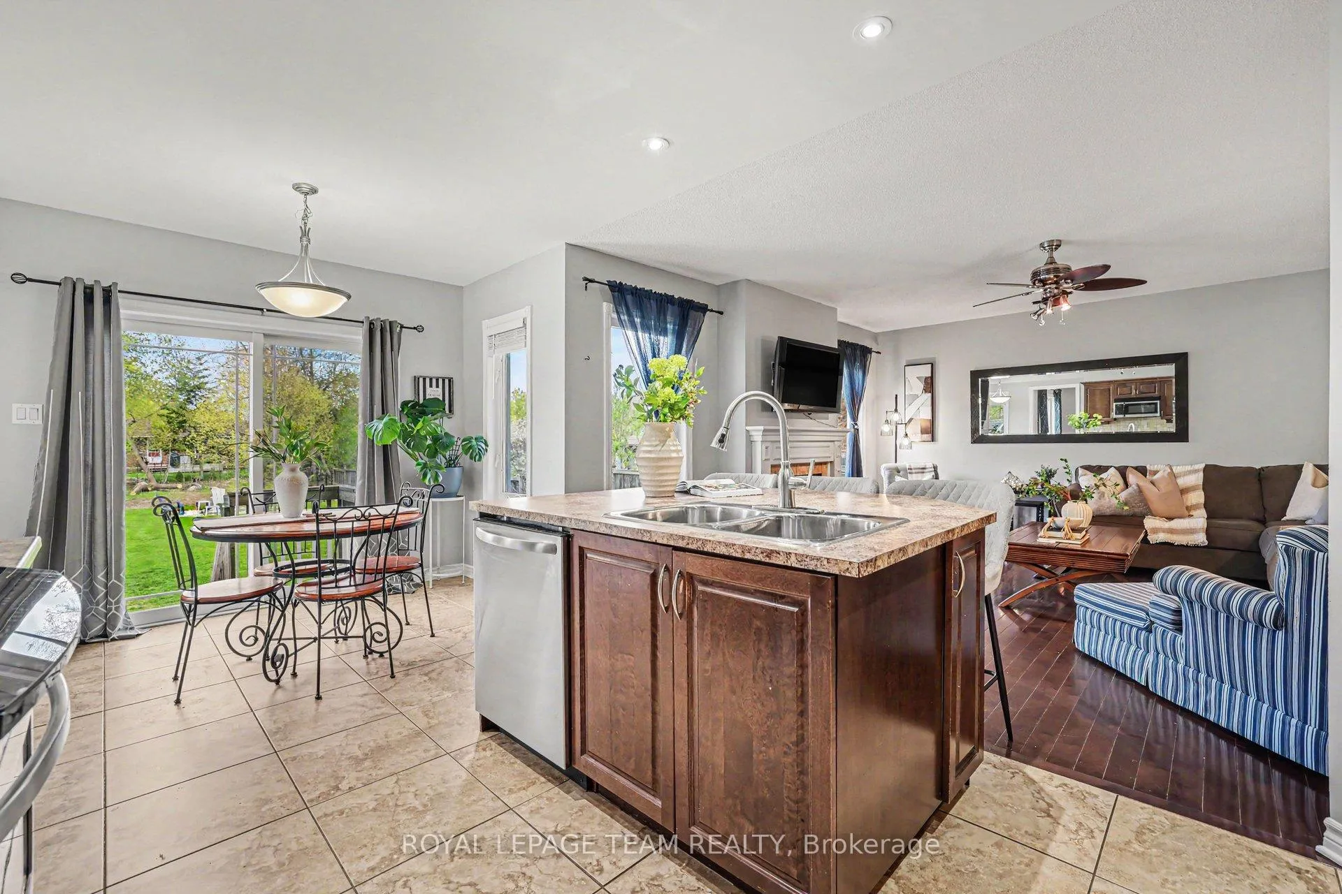 Photo 8 of 77 Chanonhouse Drive, Ottawa, Richmond — HOMEH