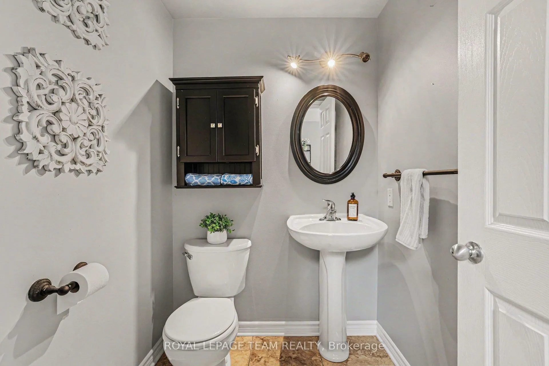 Photo 17 of 77 Chanonhouse Drive, Ottawa, Richmond — HOMEH