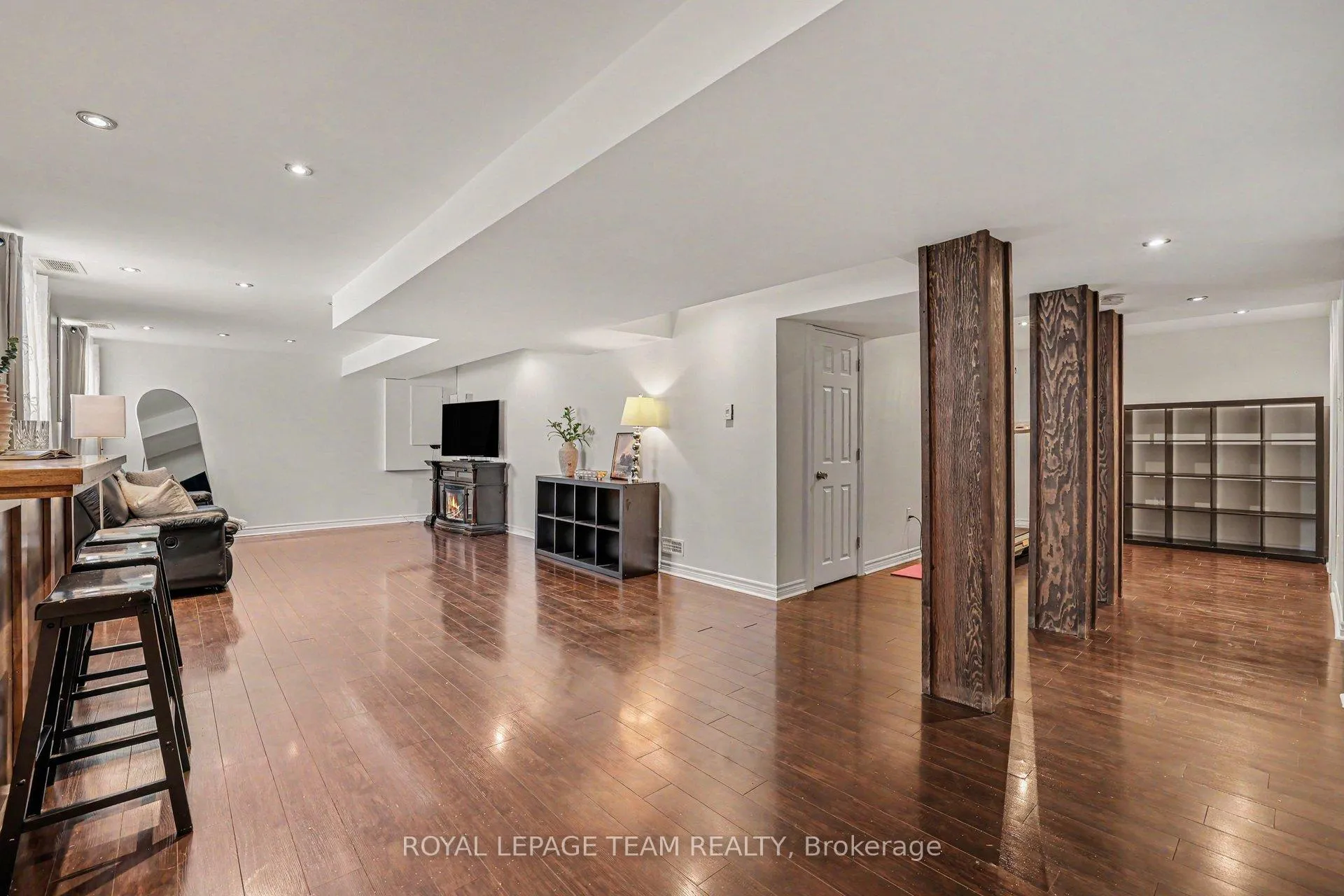 Photo 31 of 77 Chanonhouse Drive, Ottawa, Richmond — HOMEH