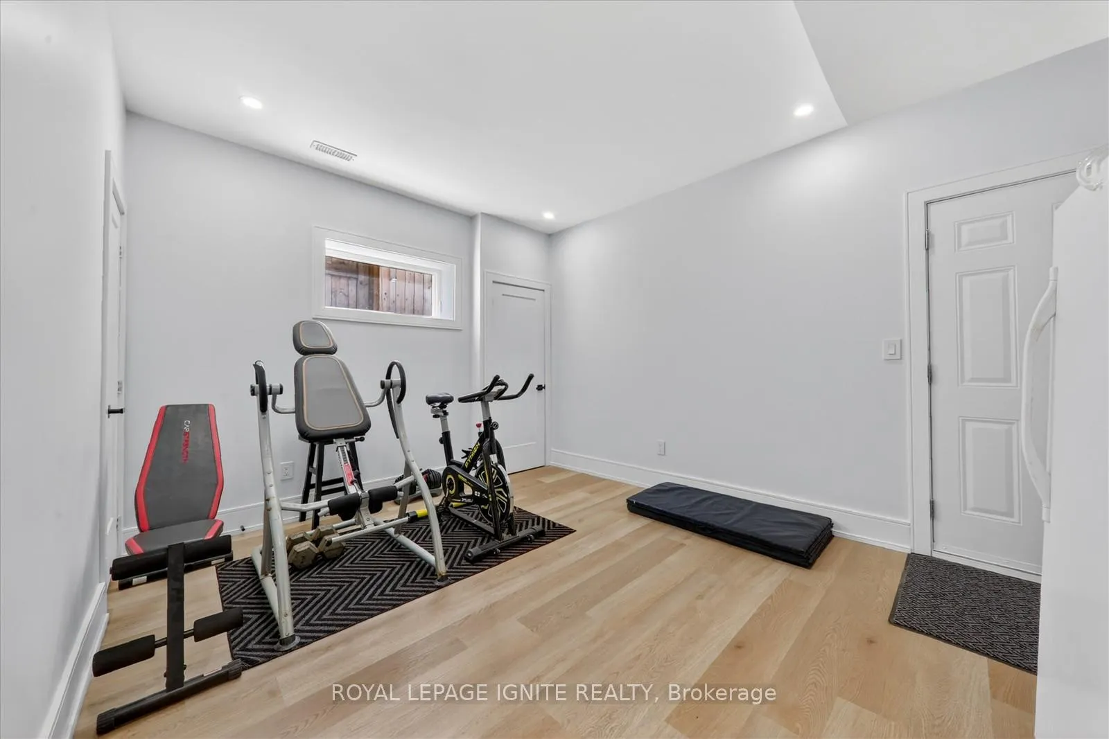 Photo 37 of 958 Mink Street, Pickering, West Shore — HOMEH