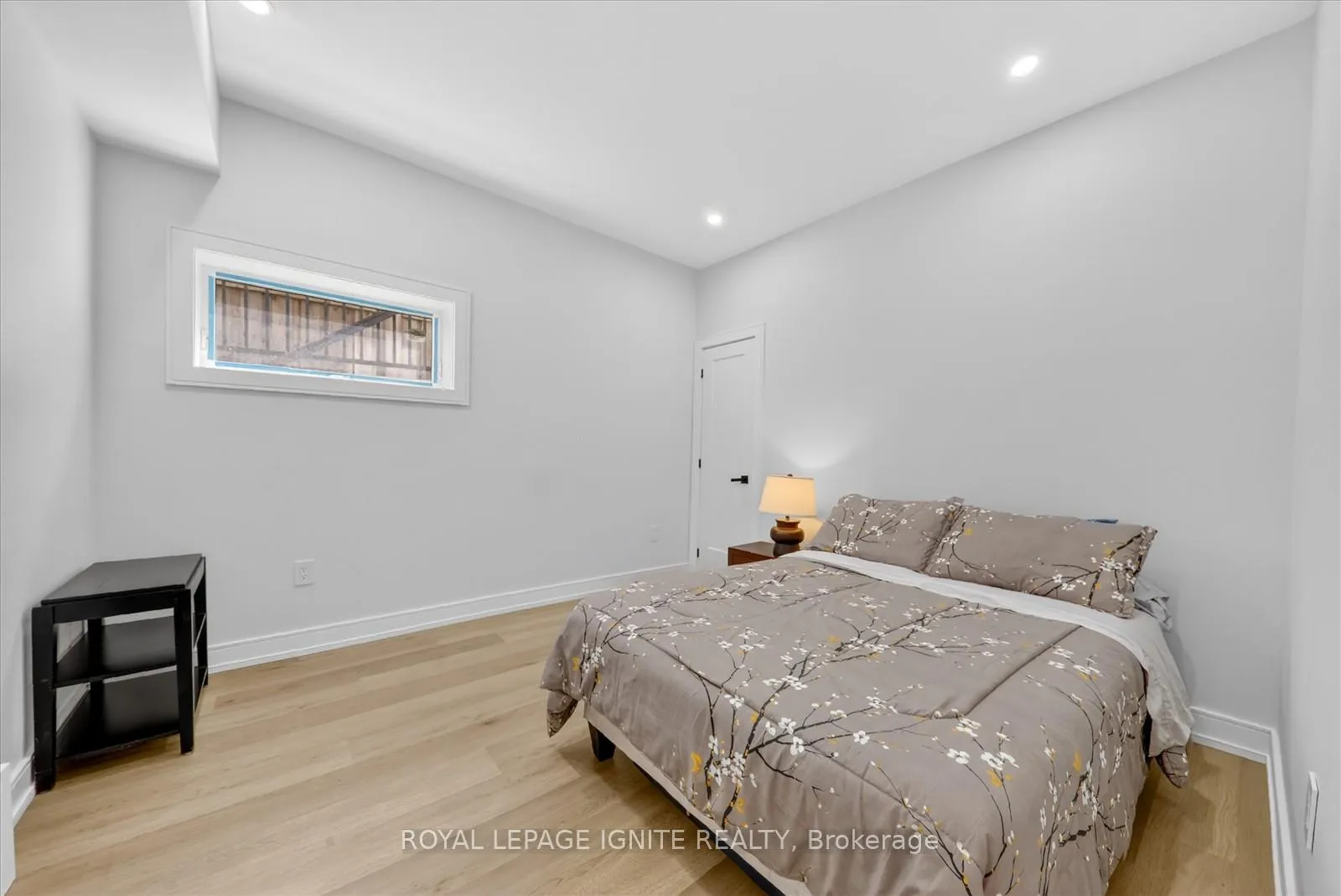 Photo 41 of 958 Mink Street, Pickering, West Shore — HOMEH