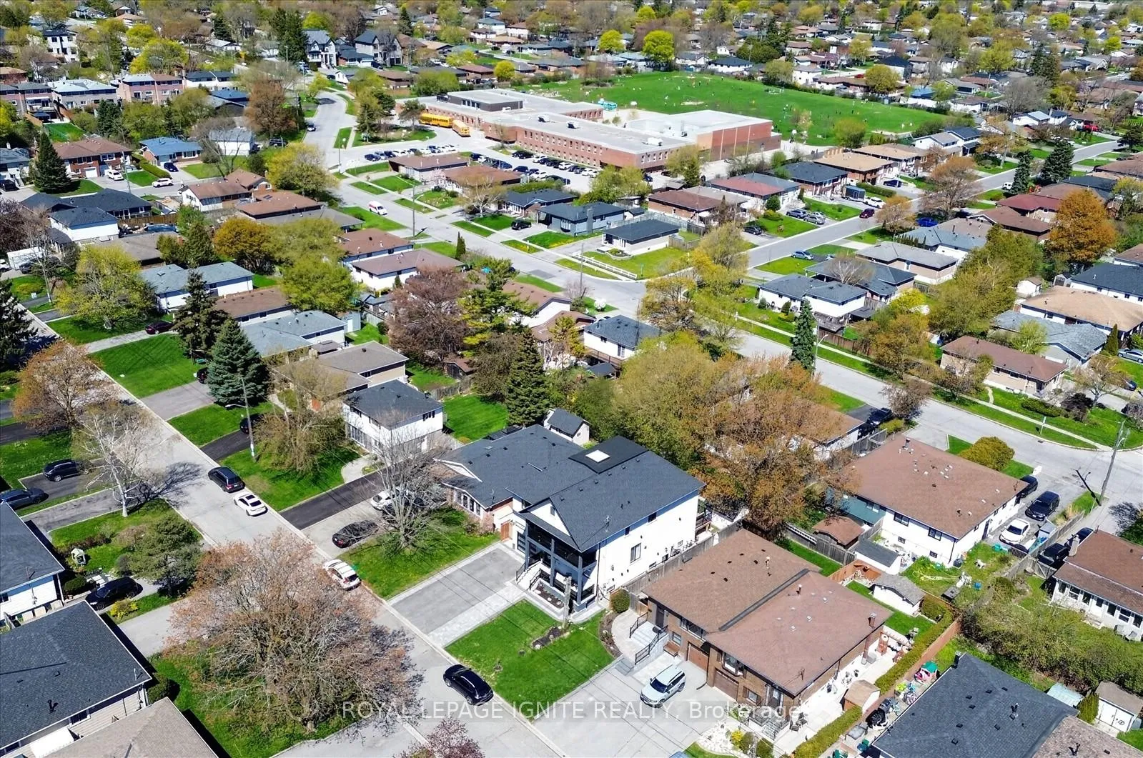 Photo 48 of 958 Mink Street, Pickering, West Shore — HOMEH