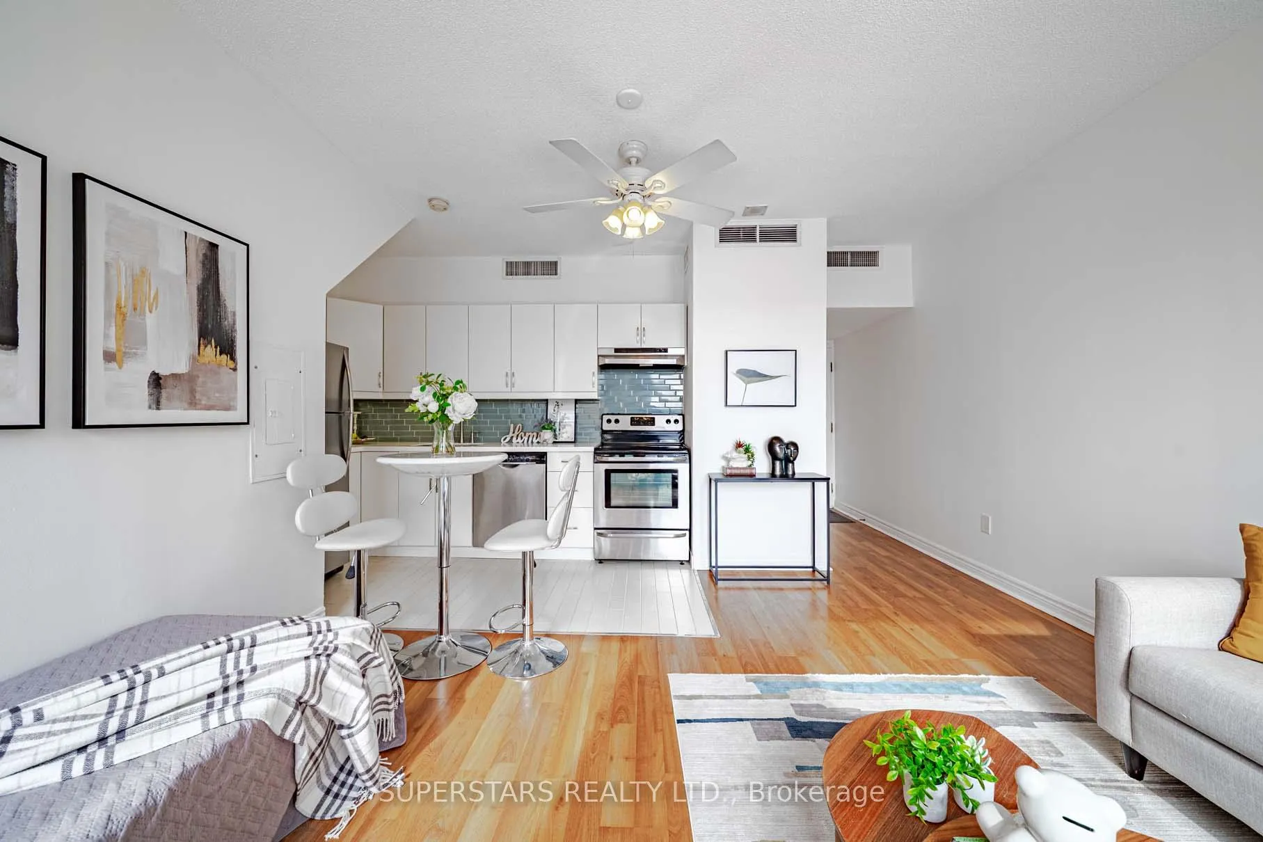 Photo 3 of Unit PH16, 65 Scadding Avenue, Toronto, Waterfront Communities — HOMEH