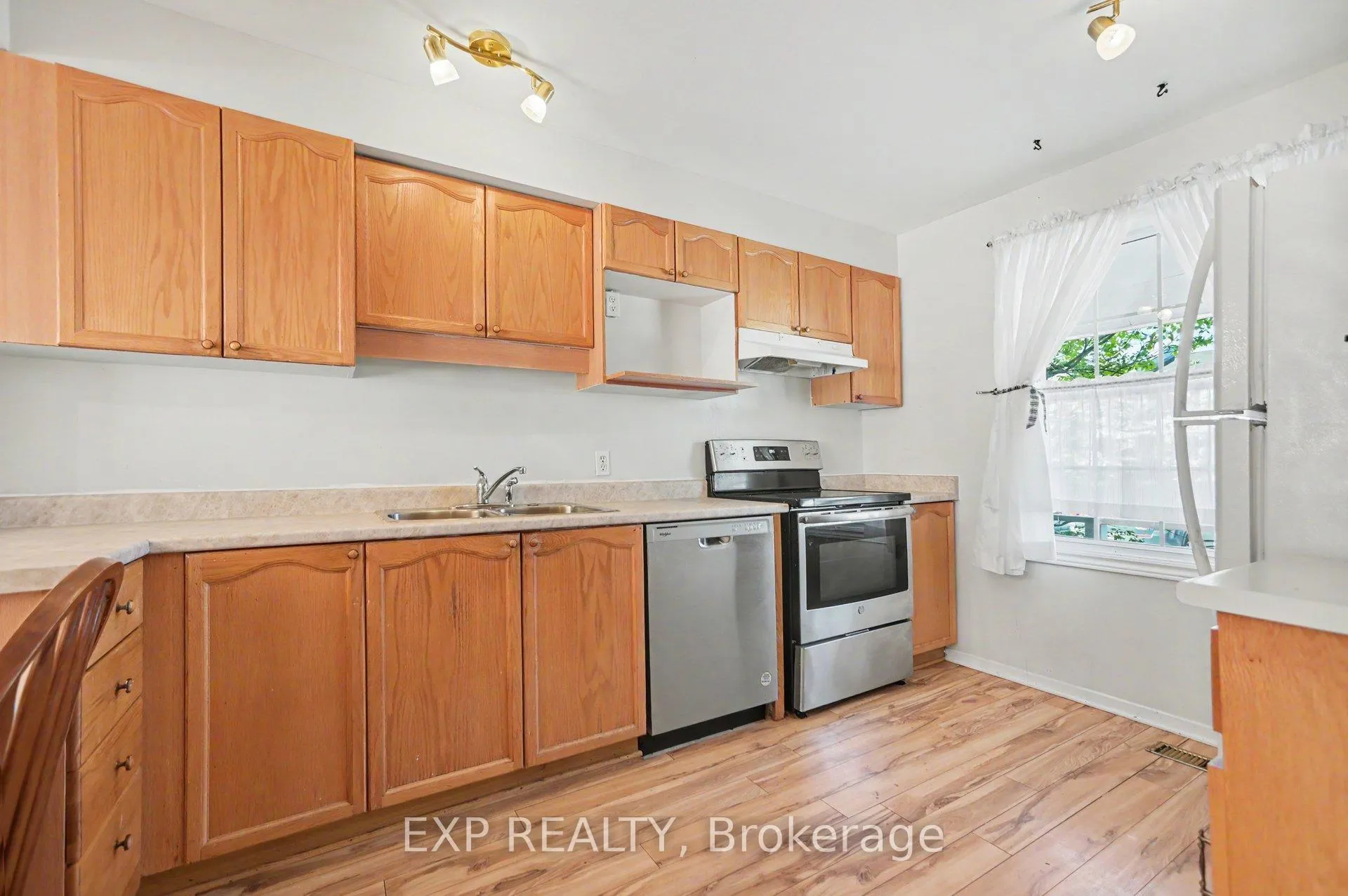 Photo 39 of 61 Monterey Drive, Ottawa, Leslie Park — HOMEH