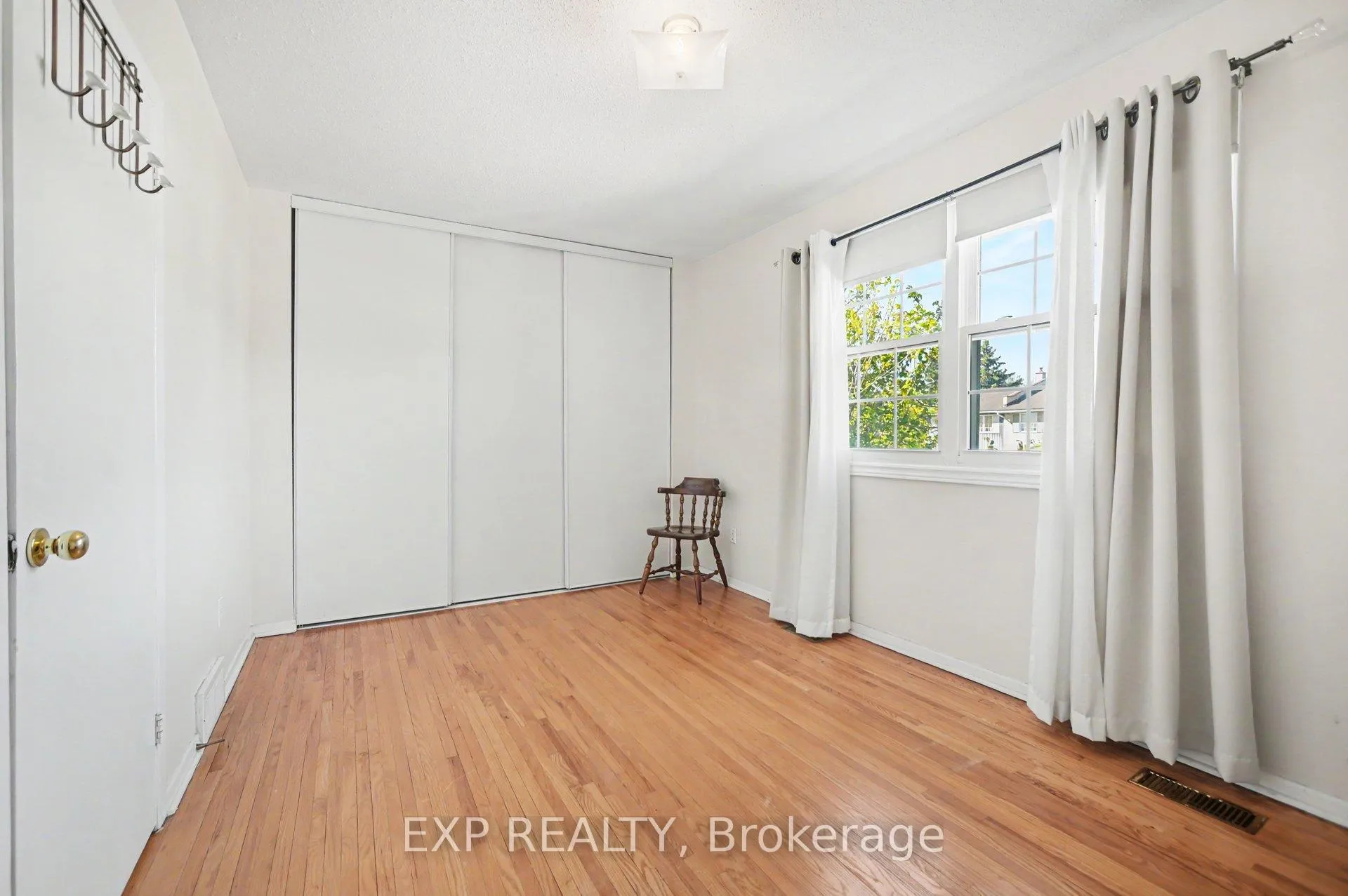 Photo 43 of 61 Monterey Drive, Ottawa, Leslie Park — HOMEH