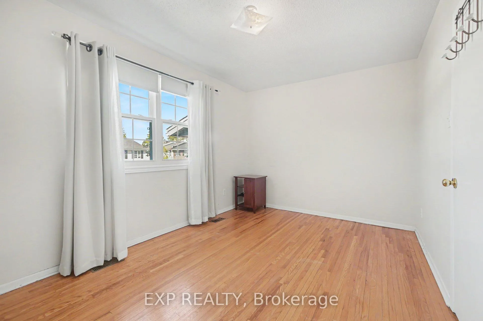 Photo 13 of 61 Monterey Drive, Ottawa, Leslie Park — HOMEH