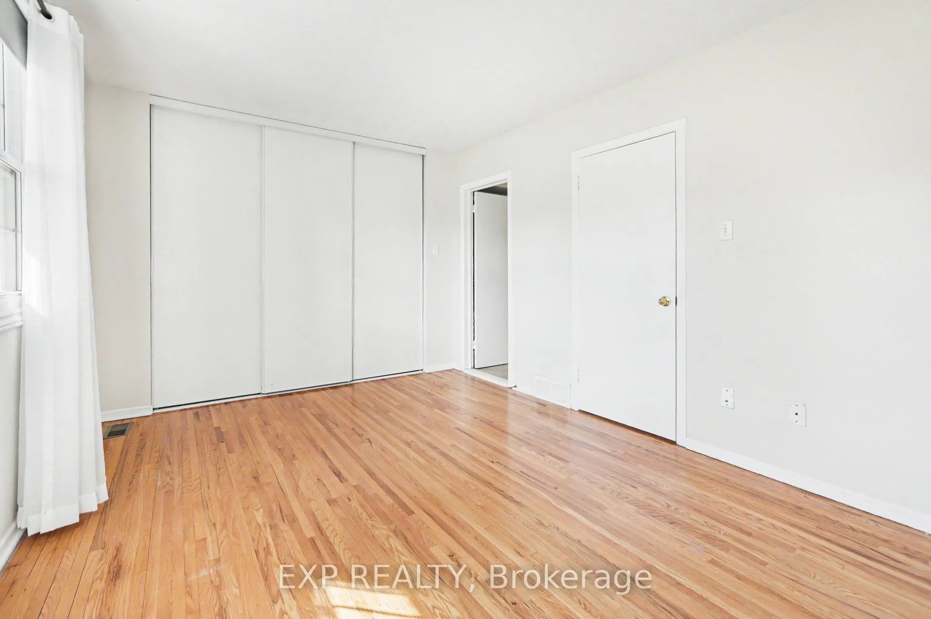 Photo 11 of 61 Monterey Drive, Ottawa, Leslie Park — HOMEH