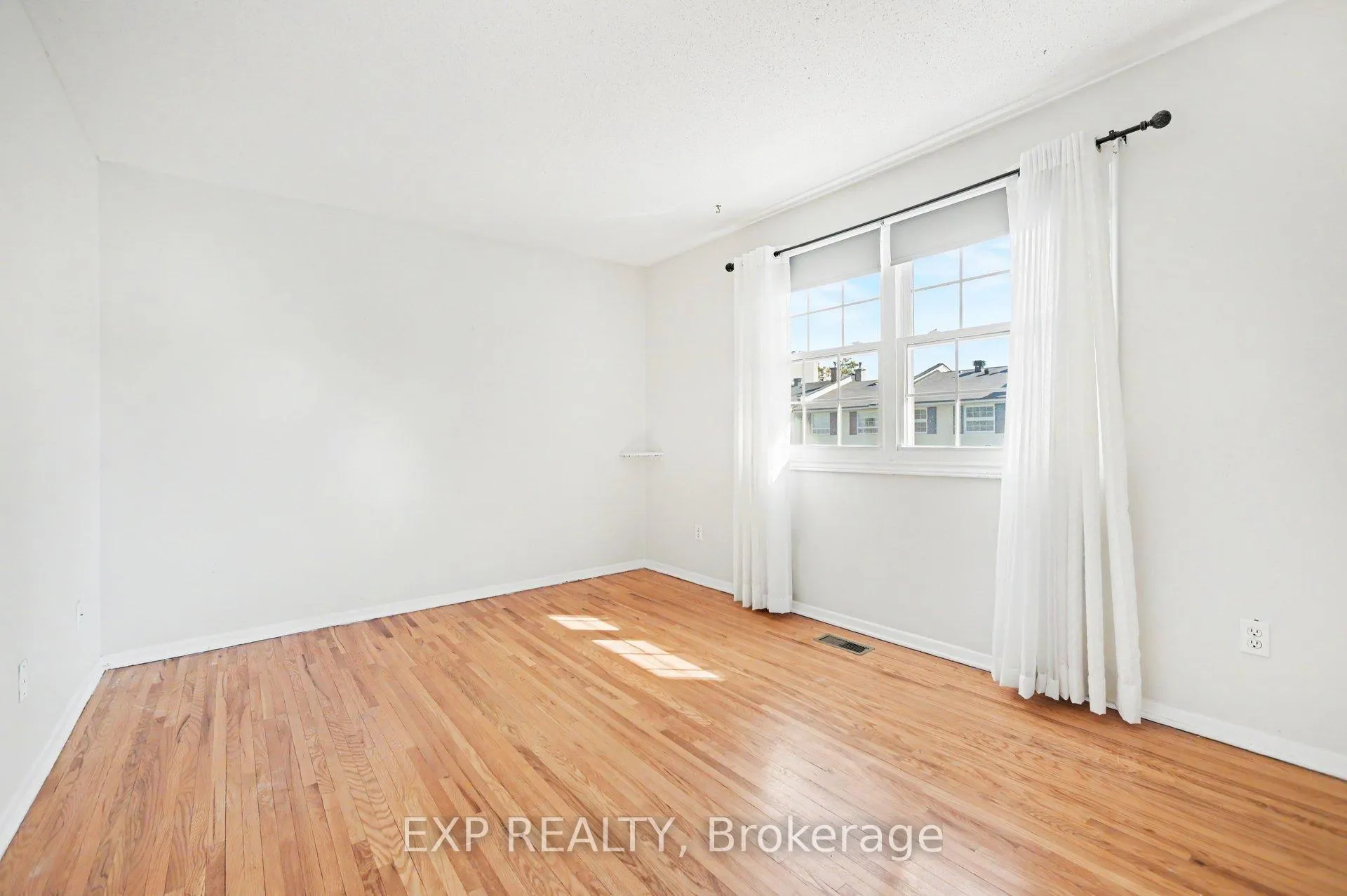 Photo 18 of 61 Monterey Drive, Ottawa, Leslie Park — HOMEH