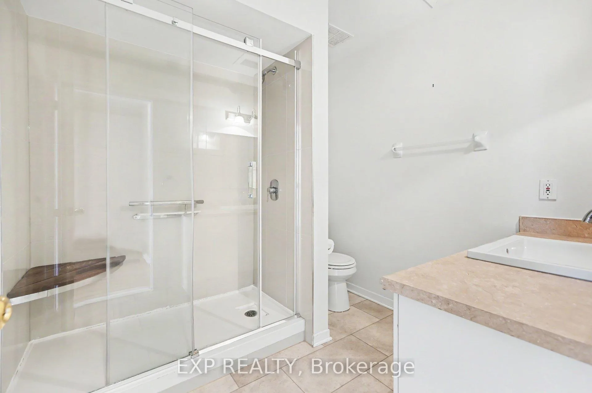 Photo 44 of 61 Monterey Drive, Ottawa, Leslie Park — HOMEH