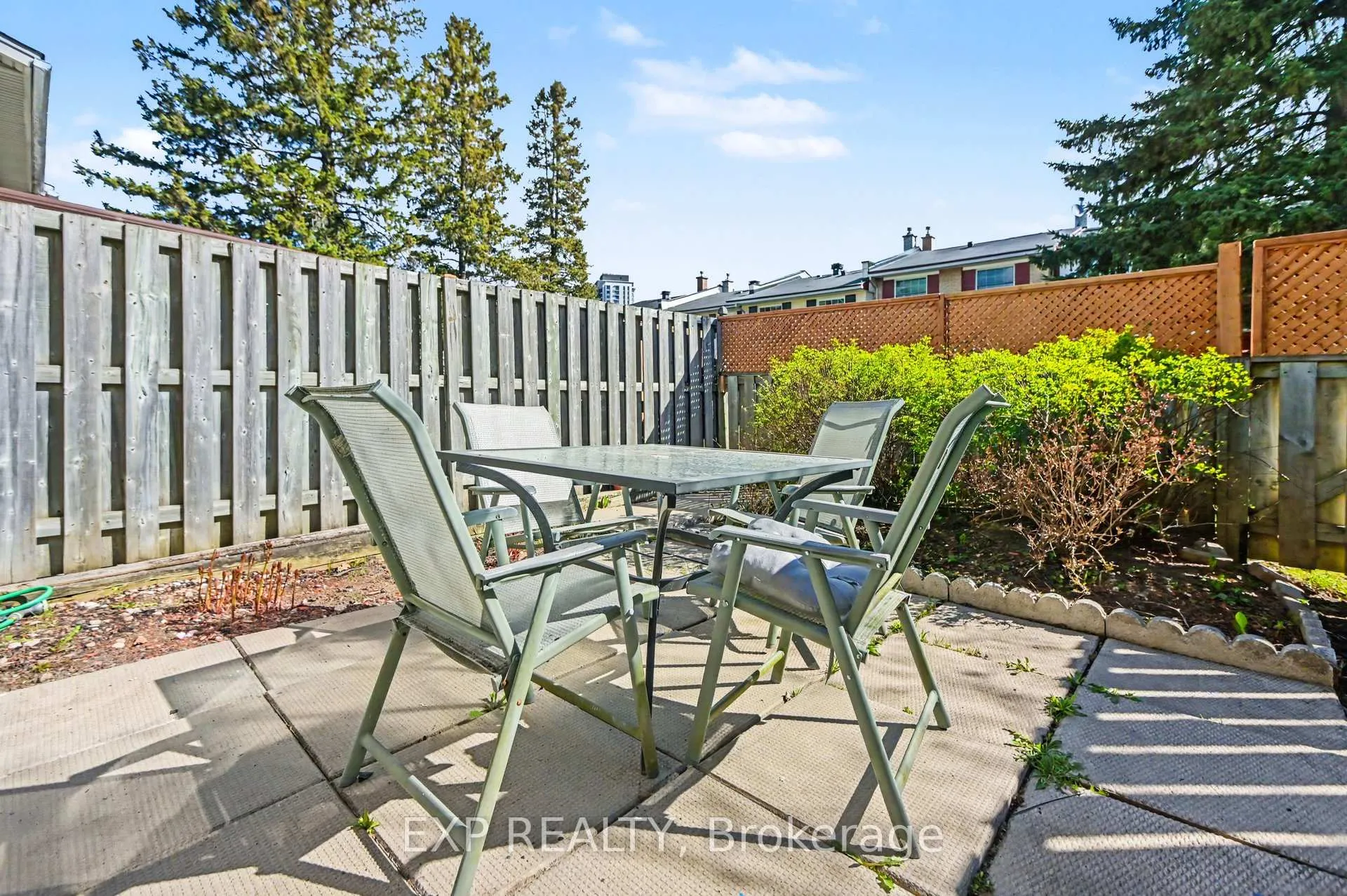 Photo 26 of 61 Monterey Drive, Ottawa, Leslie Park — HOMEH