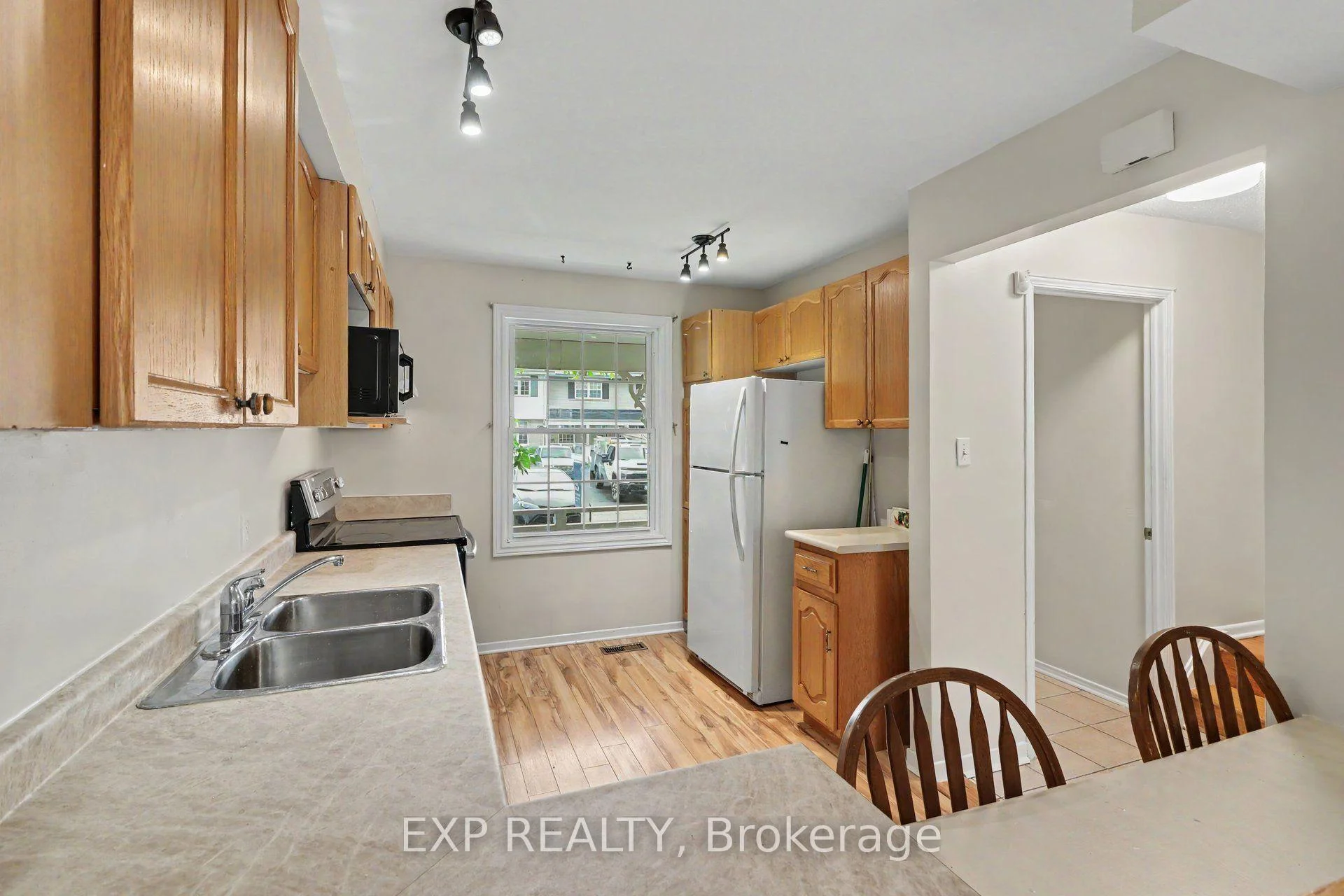Photo 6 of 61 Monterey Drive, Ottawa, Leslie Park — HOMEH