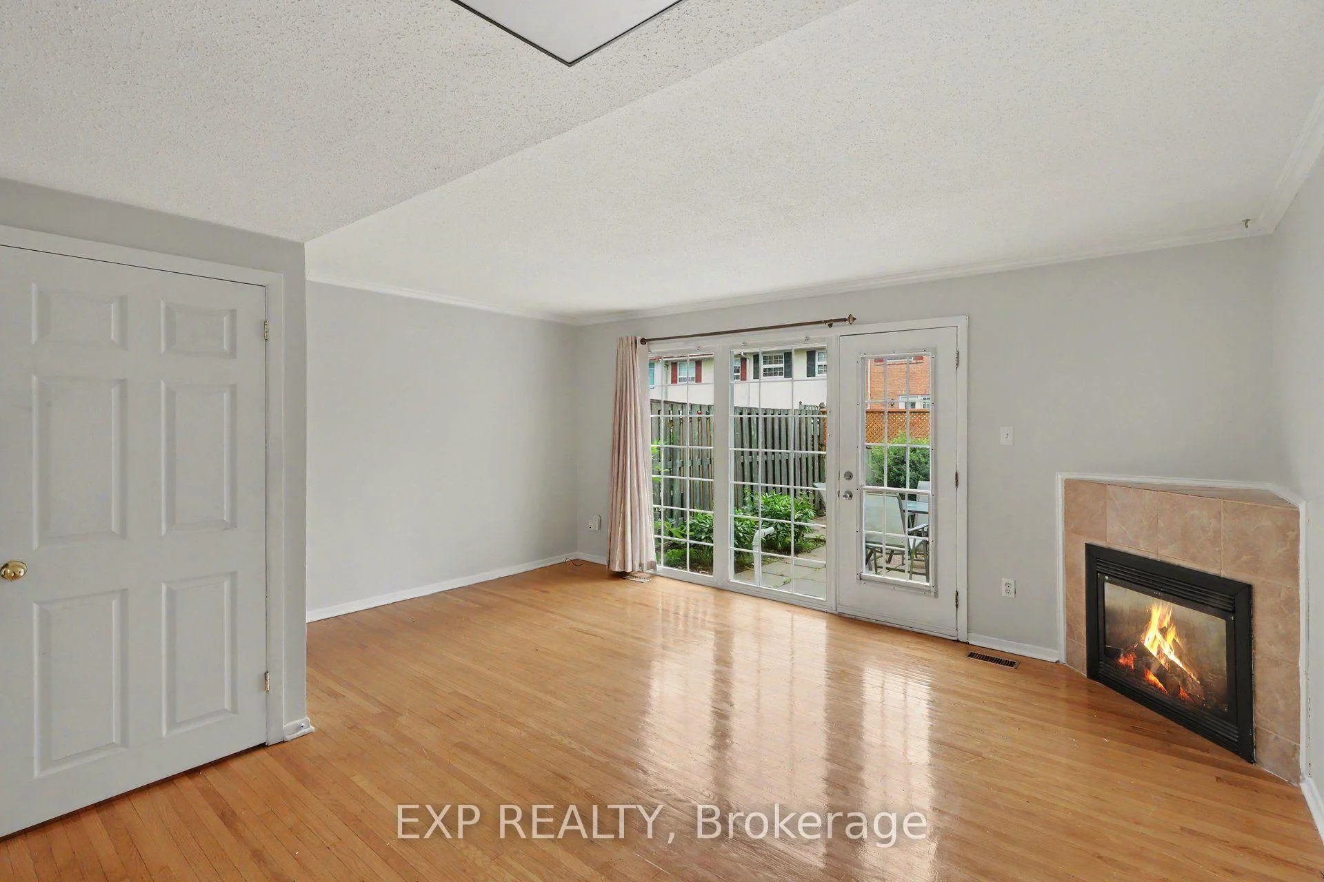 Photo 8 of 61 Monterey Drive, Ottawa, Leslie Park — HOMEH