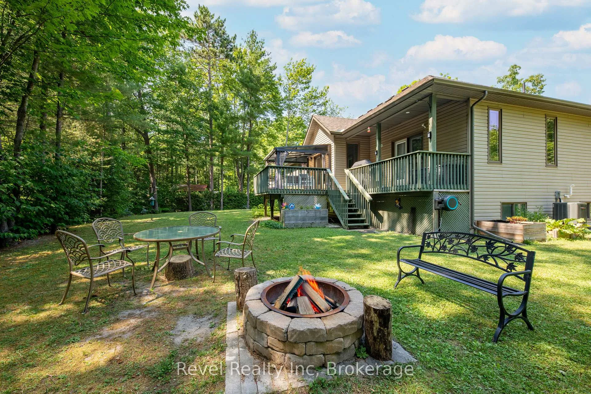 Photo 35 of 54 Vincent Circle, Tiny, Rural Tiny — HOMEH