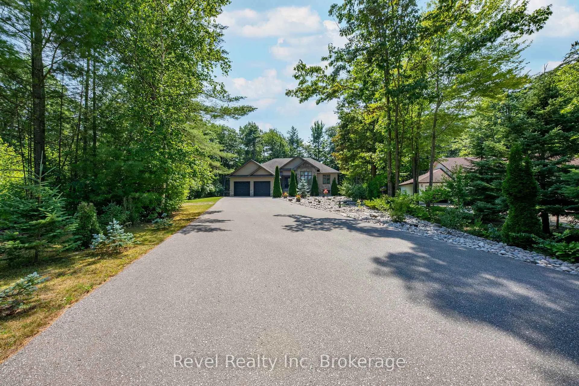 Photo 39 of 54 Vincent Circle, Tiny, Rural Tiny — HOMEH