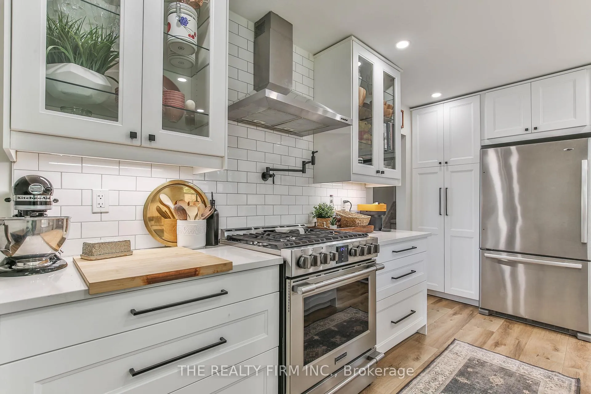 Photo 20 of 40 Ebury Place, London, South S — HOMEH