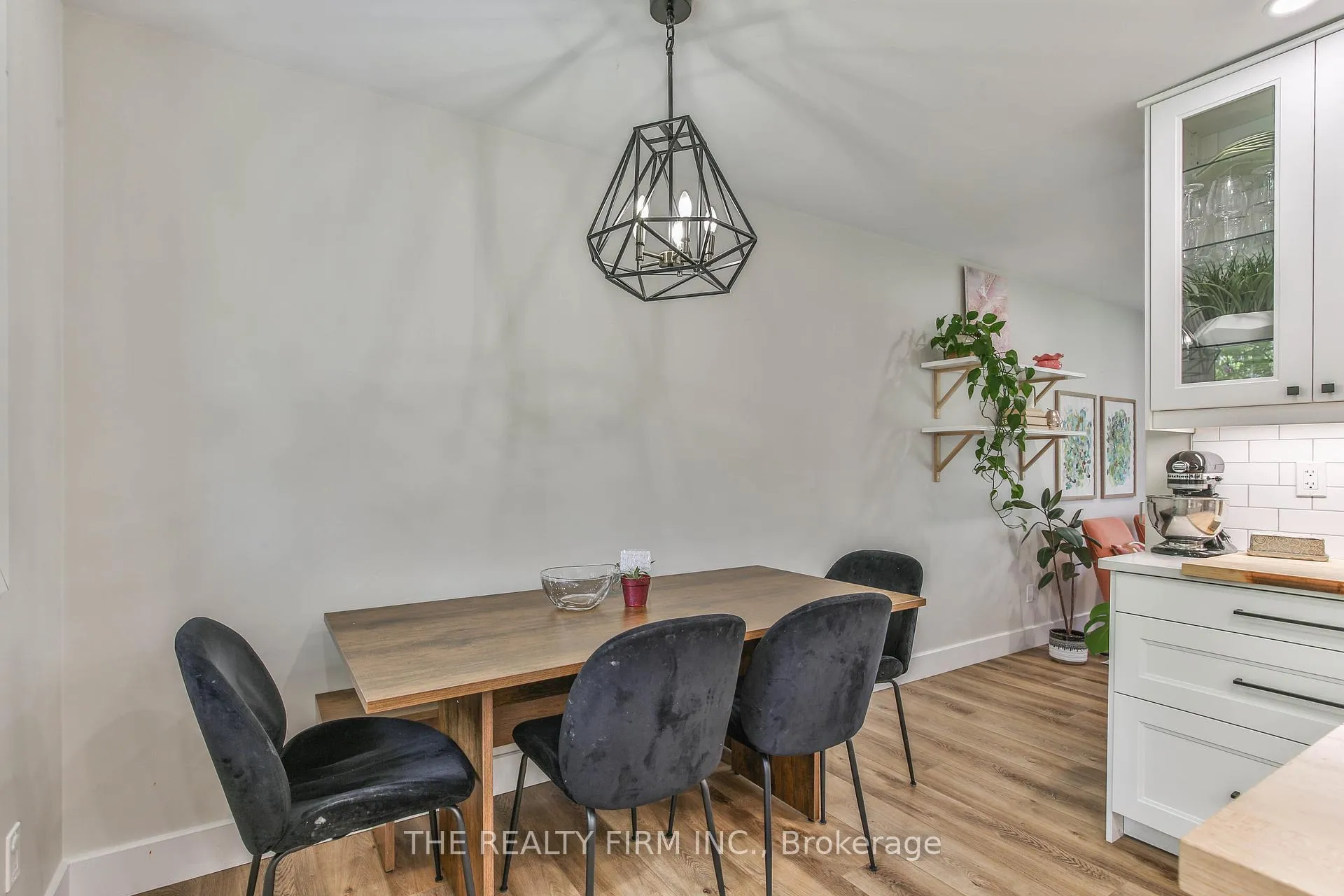 Photo 23 of 40 Ebury Place, London, South S — HOMEH